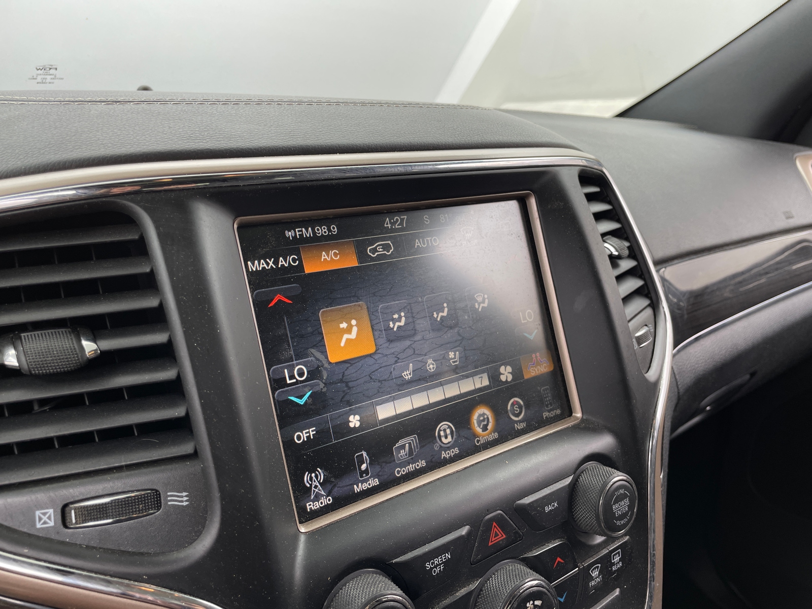 Thumbnail: 2015 Jeep Grand Cherokee - 3