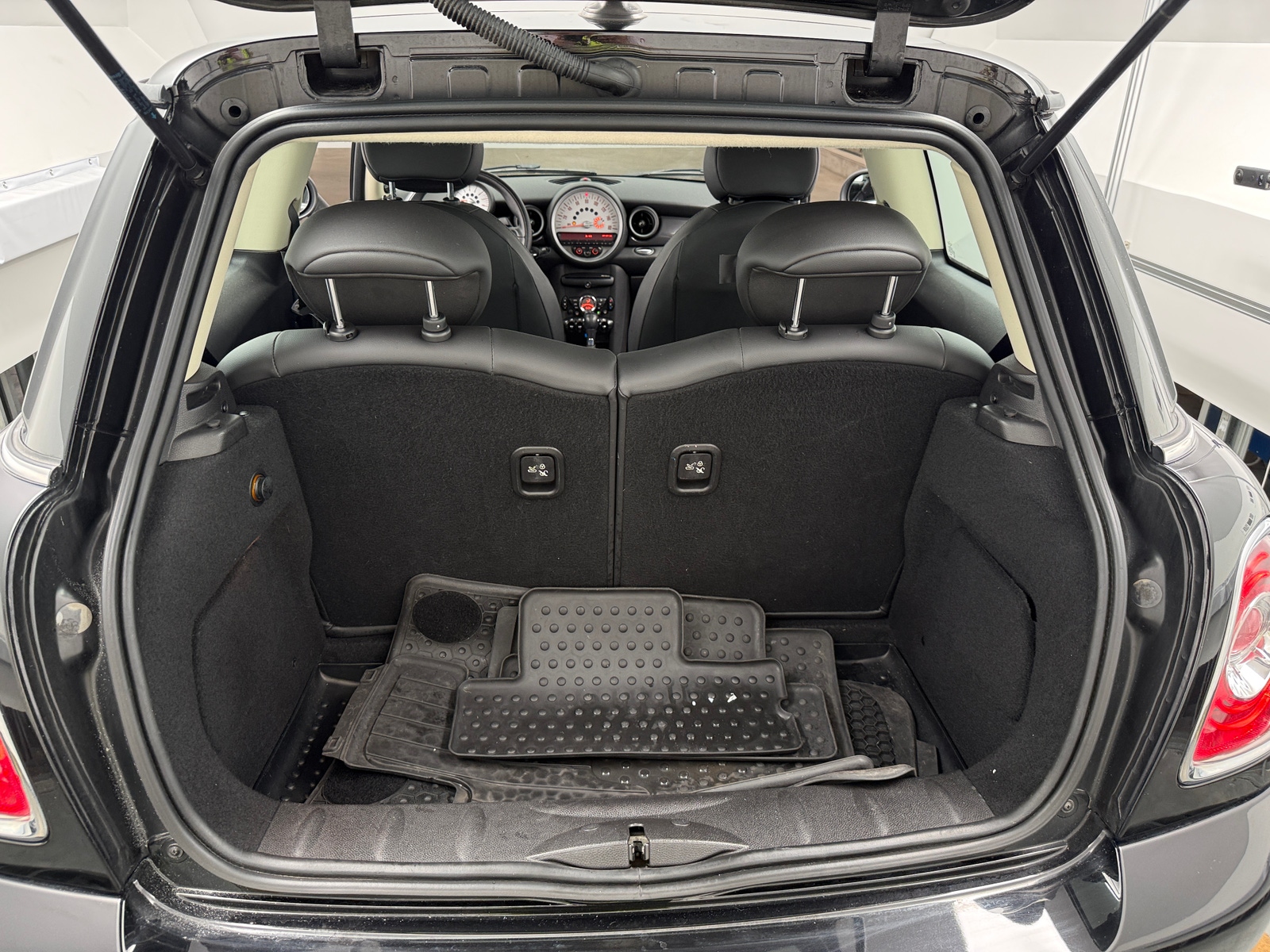 Thumbnail: 2013 MINI Cooper Hardtop - 7
