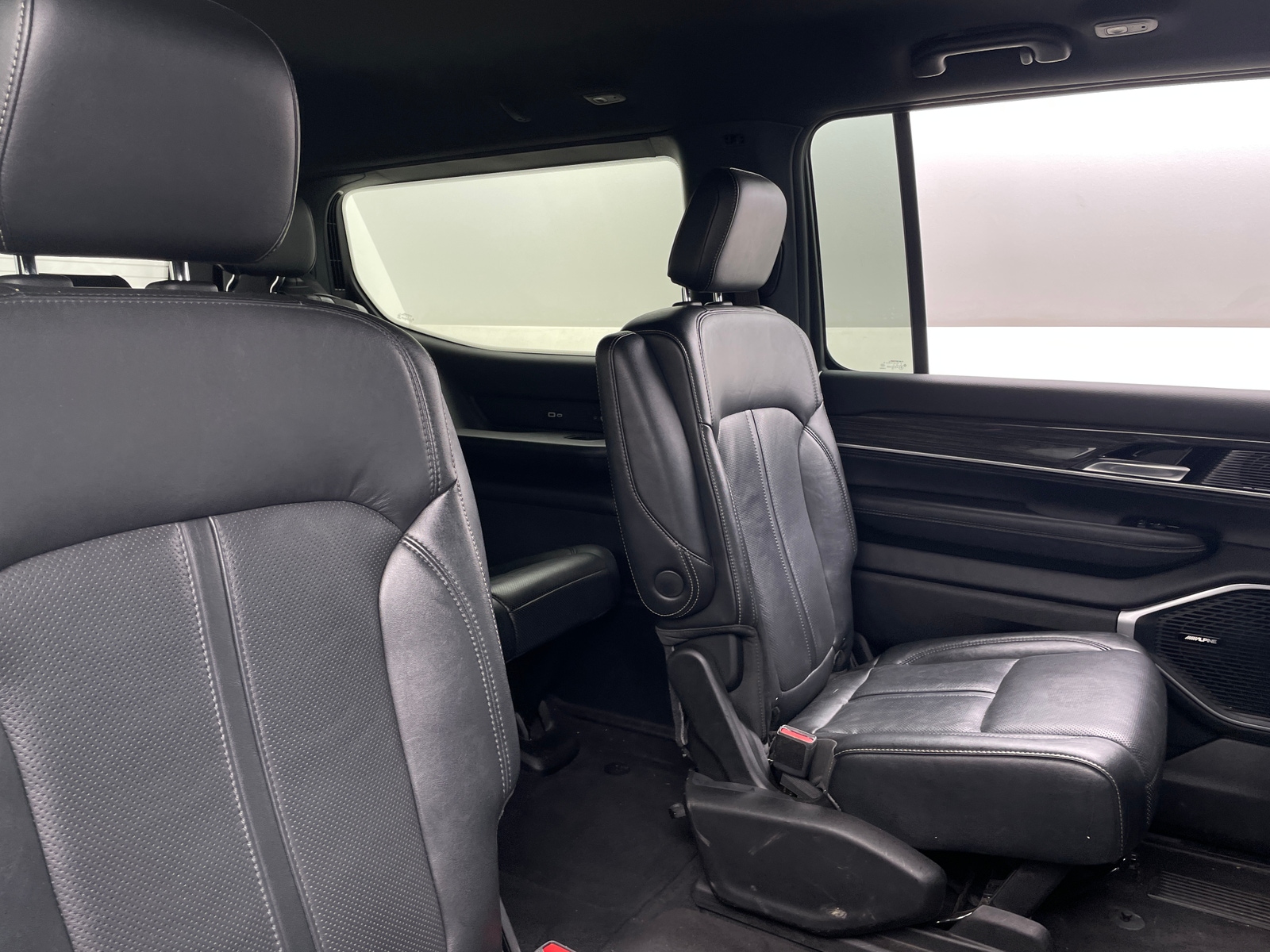 Thumbnail: 2022 Jeep Wagoneer - 5