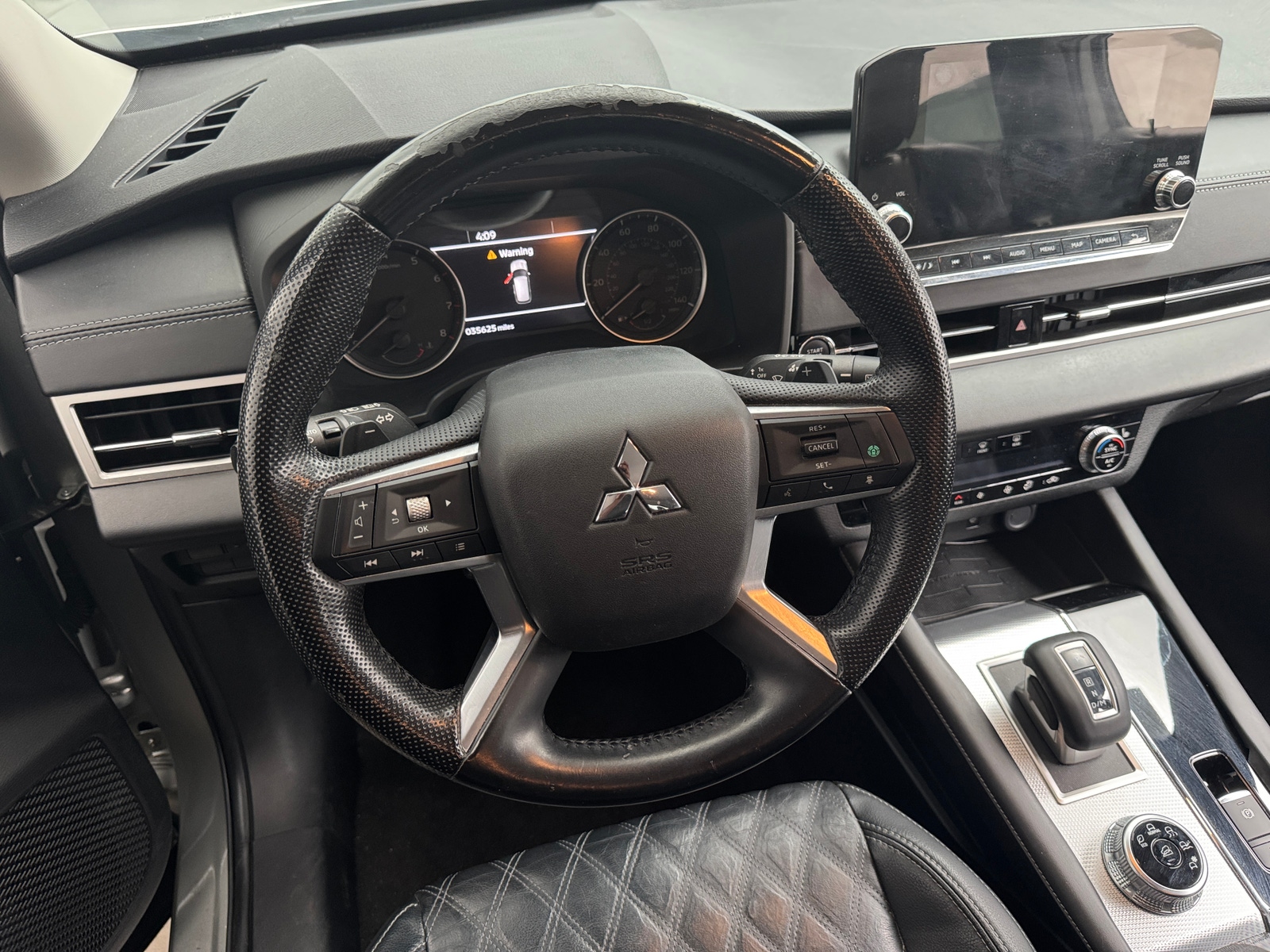 Thumbnail: 2022 Mitsubishi Outlander - 4