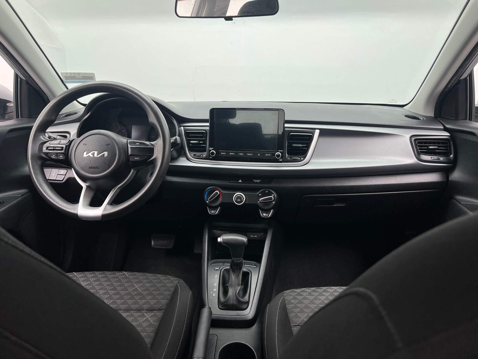 Thumbnail: 2022 Kia Rio - 3