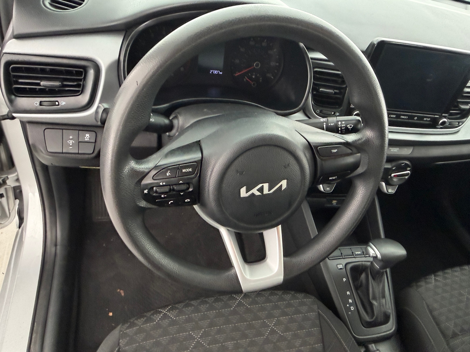 Thumbnail: 2022 Kia Rio - 5