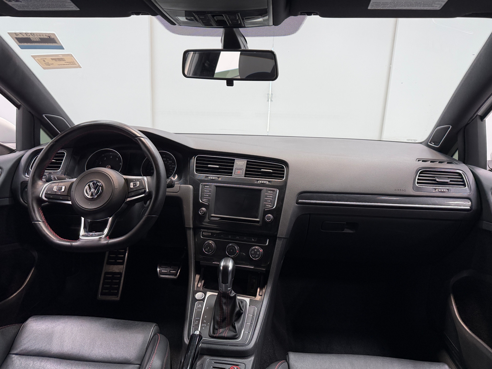 Thumbnail: 2017 Volkswagen Golf - 2