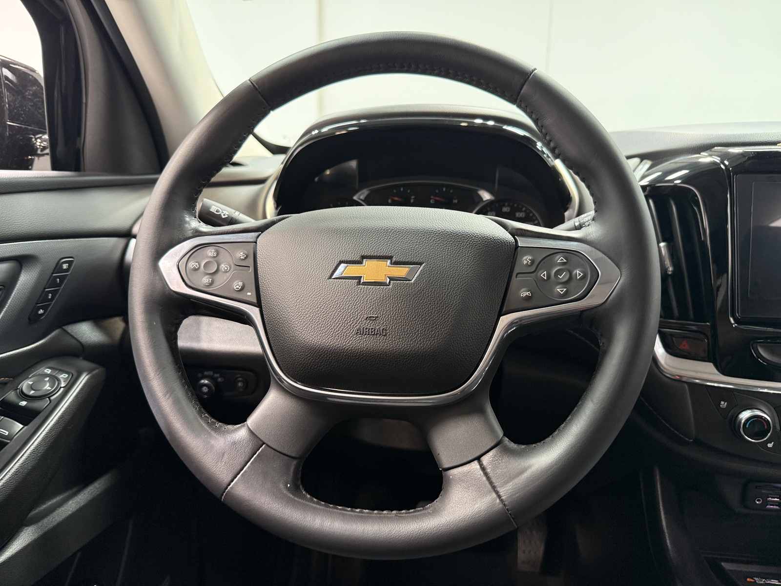 Thumbnail: 2020 Chevrolet Traverse - 4