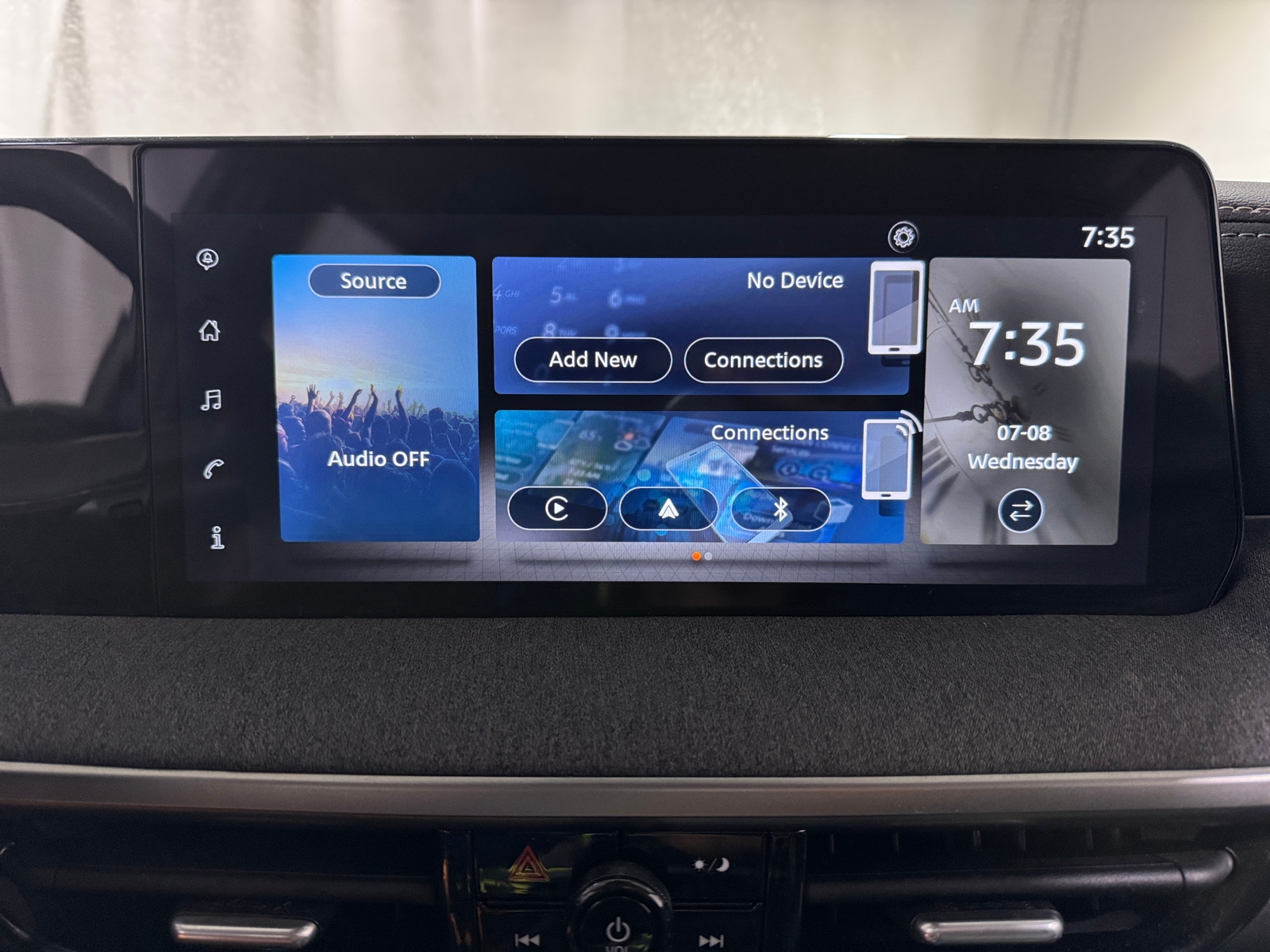 Thumbnail: 2025 Nissan Kicks - 4
