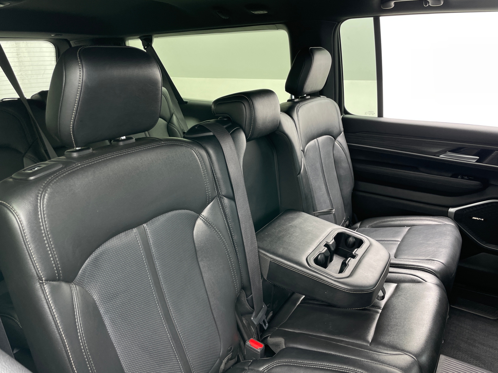 Thumbnail: 2024 Jeep Wagoneer - 5