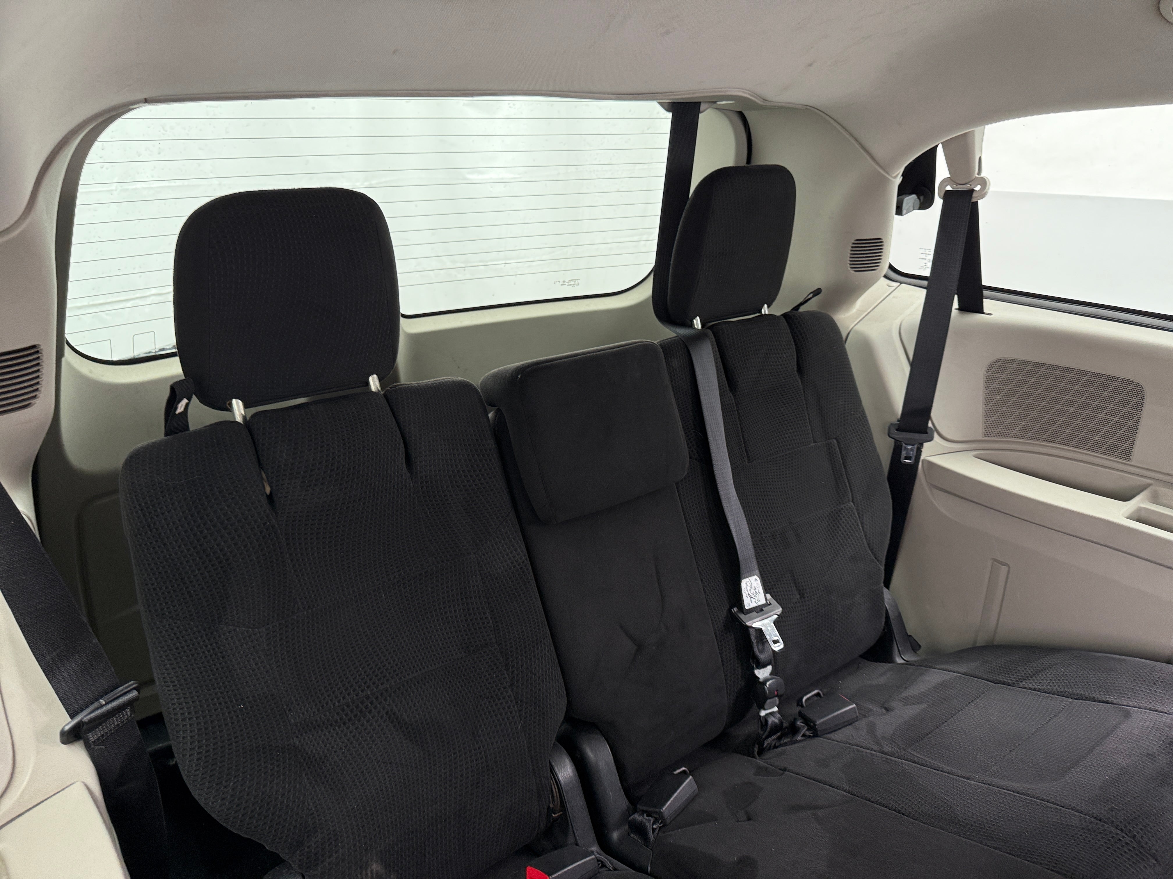 Used 2014 Dodge Grand Caravan SE with VIN 2C4RDGBG7ER106702 for sale in Pewaukee, WI