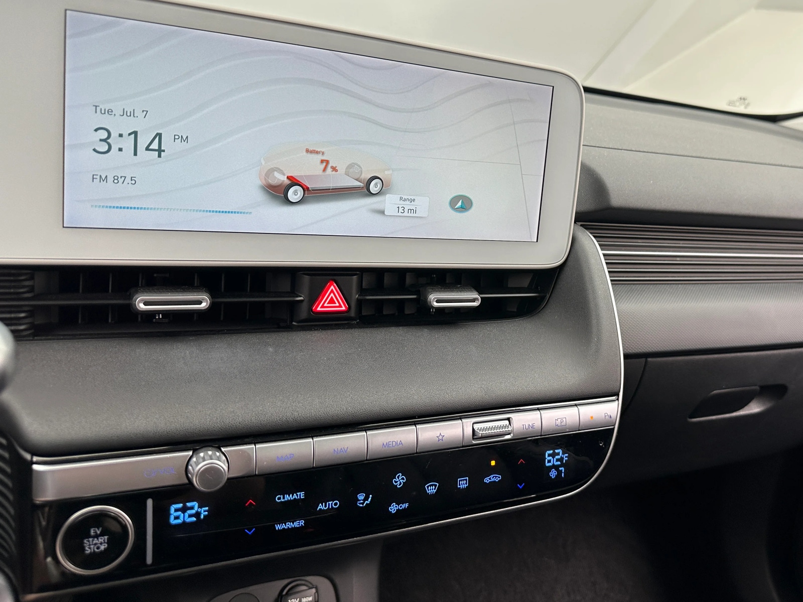 Thumbnail: 2023 Hyundai Ioniq 5 - 3