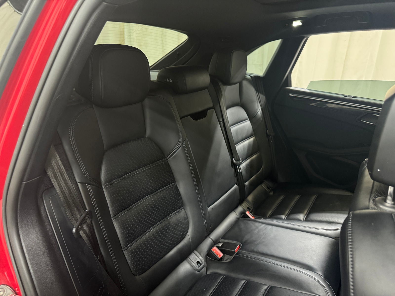 Thumbnail: 2023 Porsche Macan - 5