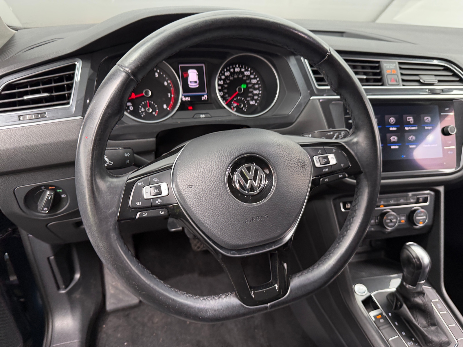 Thumbnail: 2019 Volkswagen Tiguan - 4