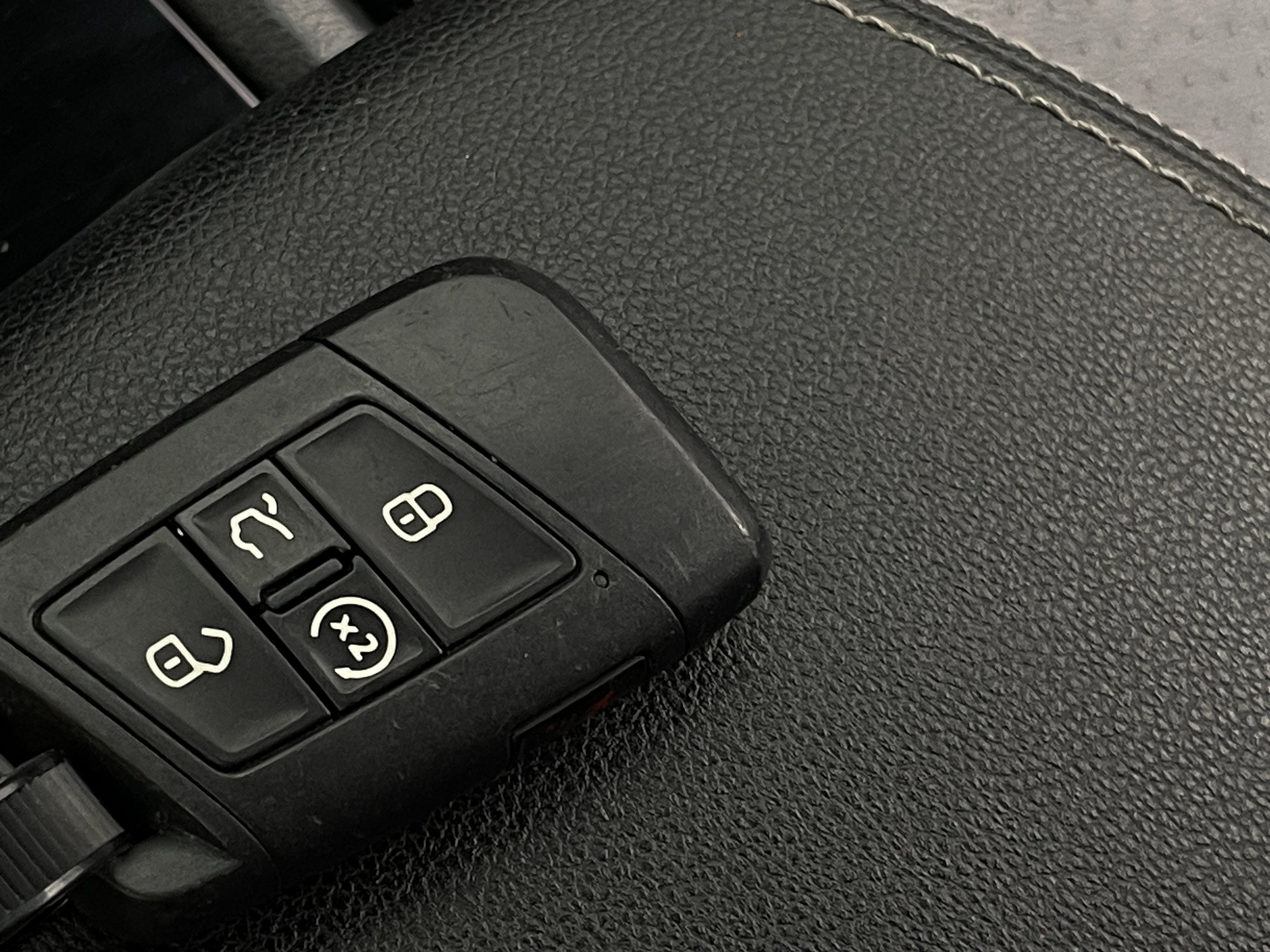 2023 Volkswagen Atlas Cross Sport SE w/Tech - Photo 11