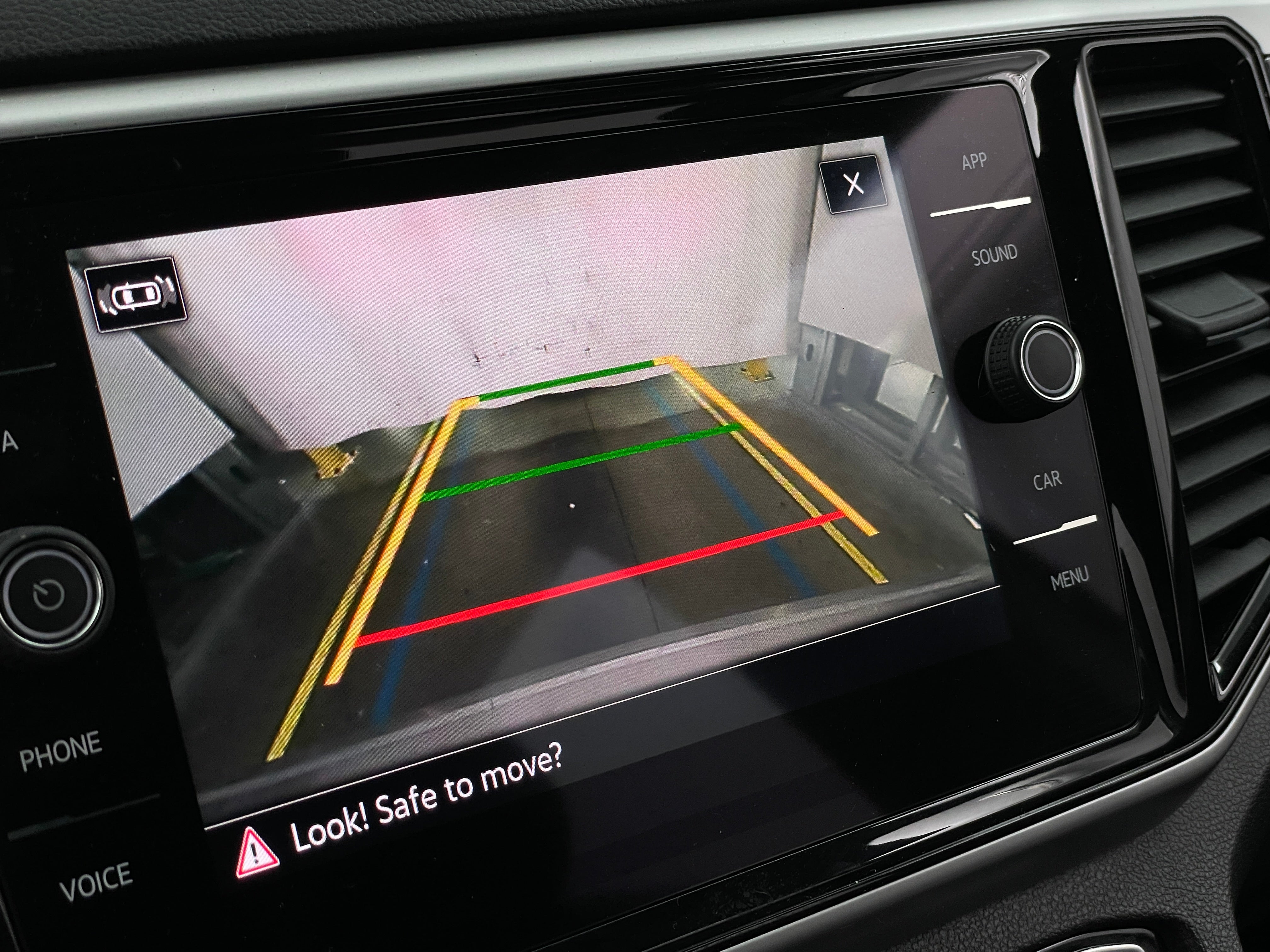 2023 Volkswagen Atlas Cross Sport SE w/Tech - Photo 14