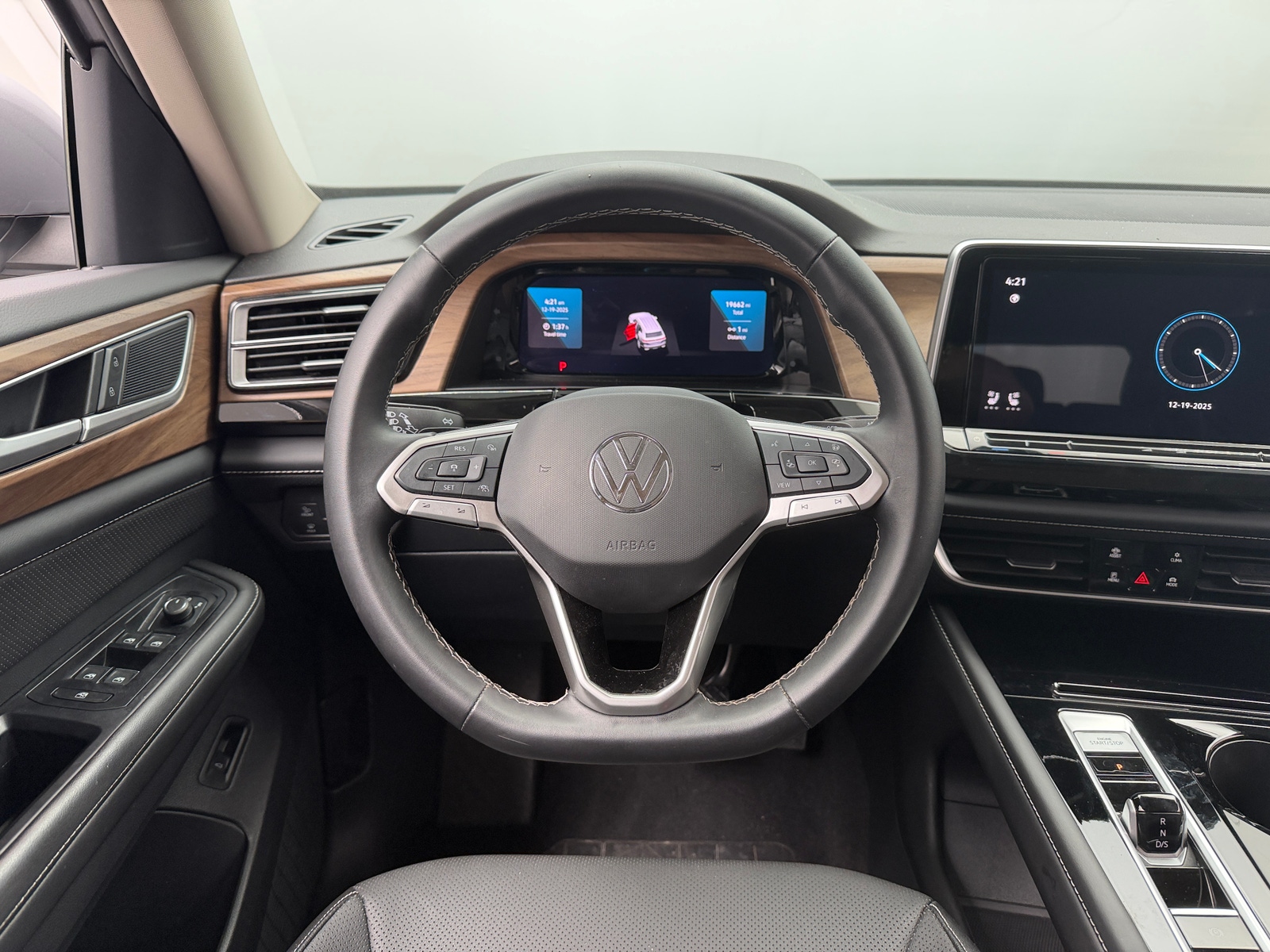 Thumbnail: 2025 Volkswagen Atlas - 4