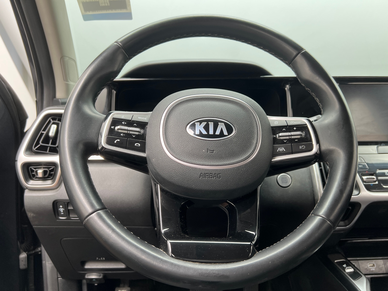 Thumbnail: 2021 Kia Sorento - 4