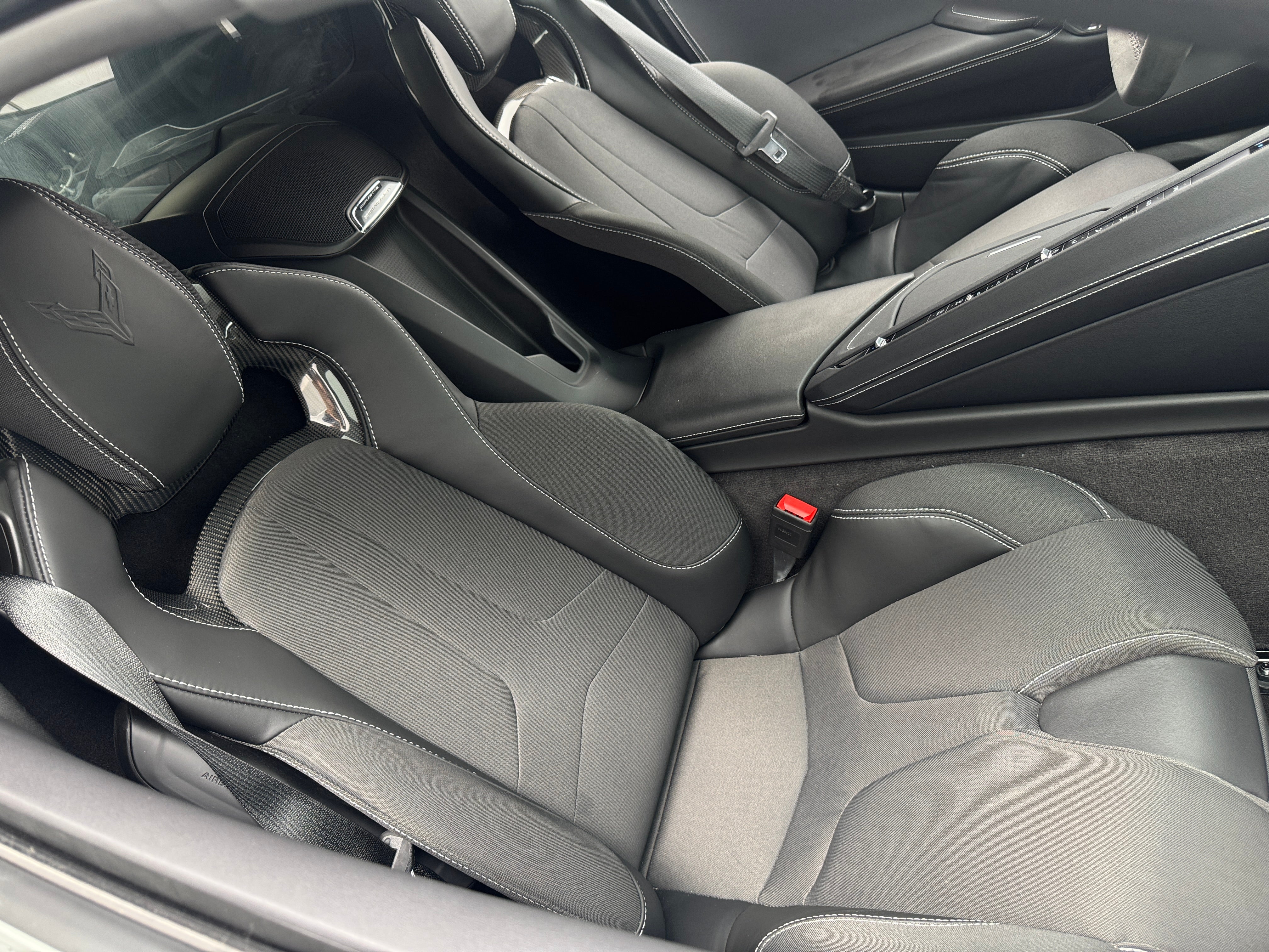 2024 Chevrolet Corvette 1LT - Photo 2