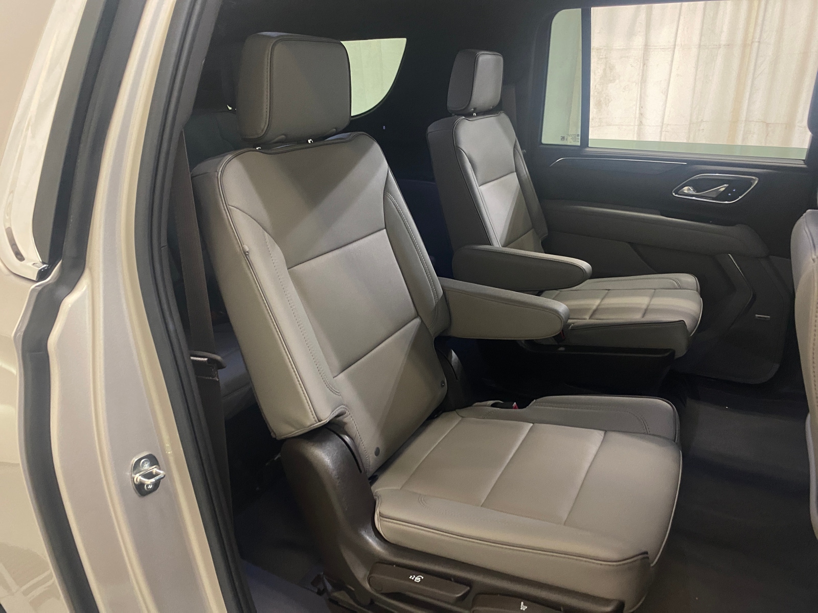 Thumbnail: 2023 GMC Yukon XL - 5