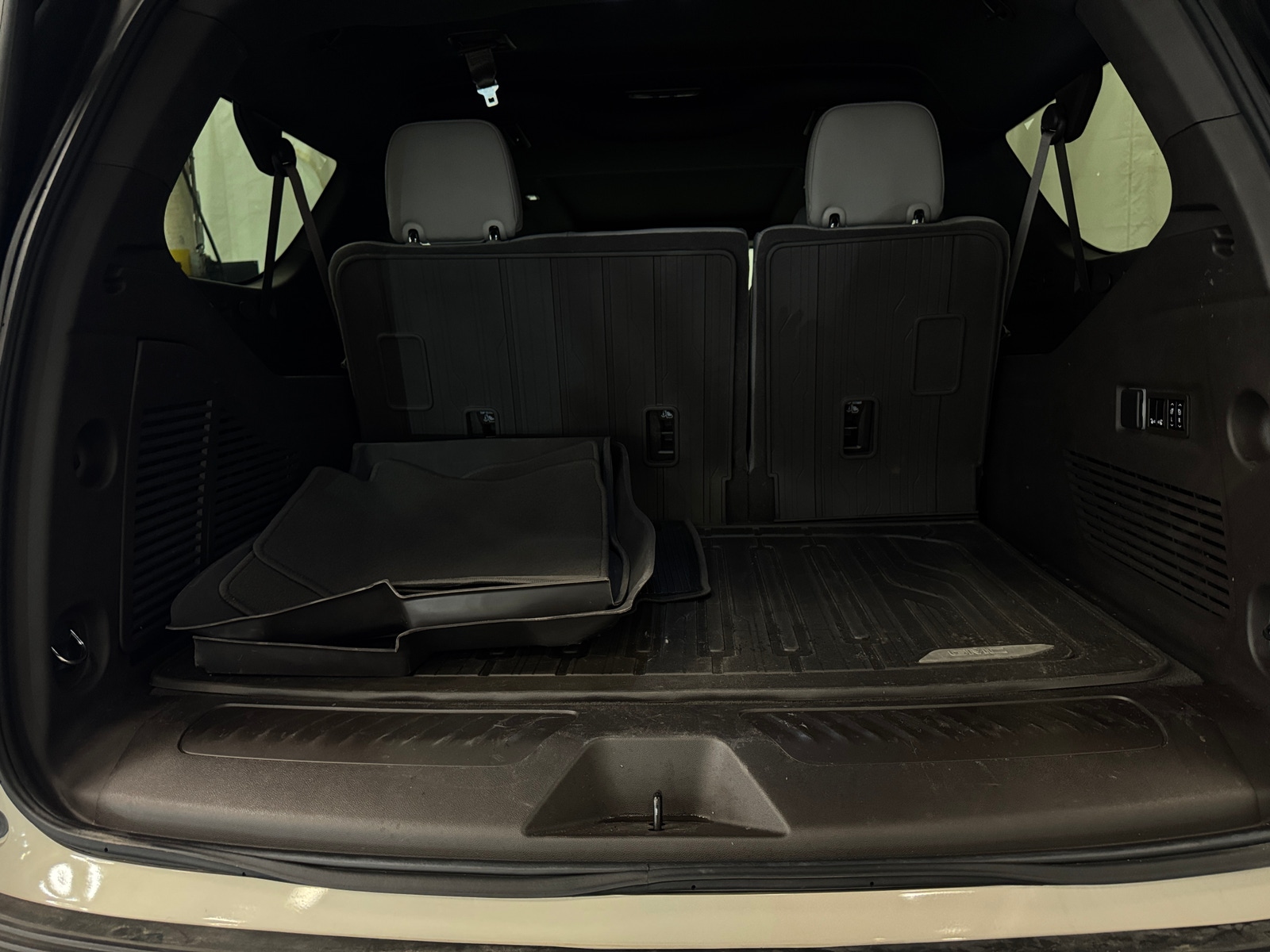 Thumbnail: 2023 GMC Yukon XL - 6