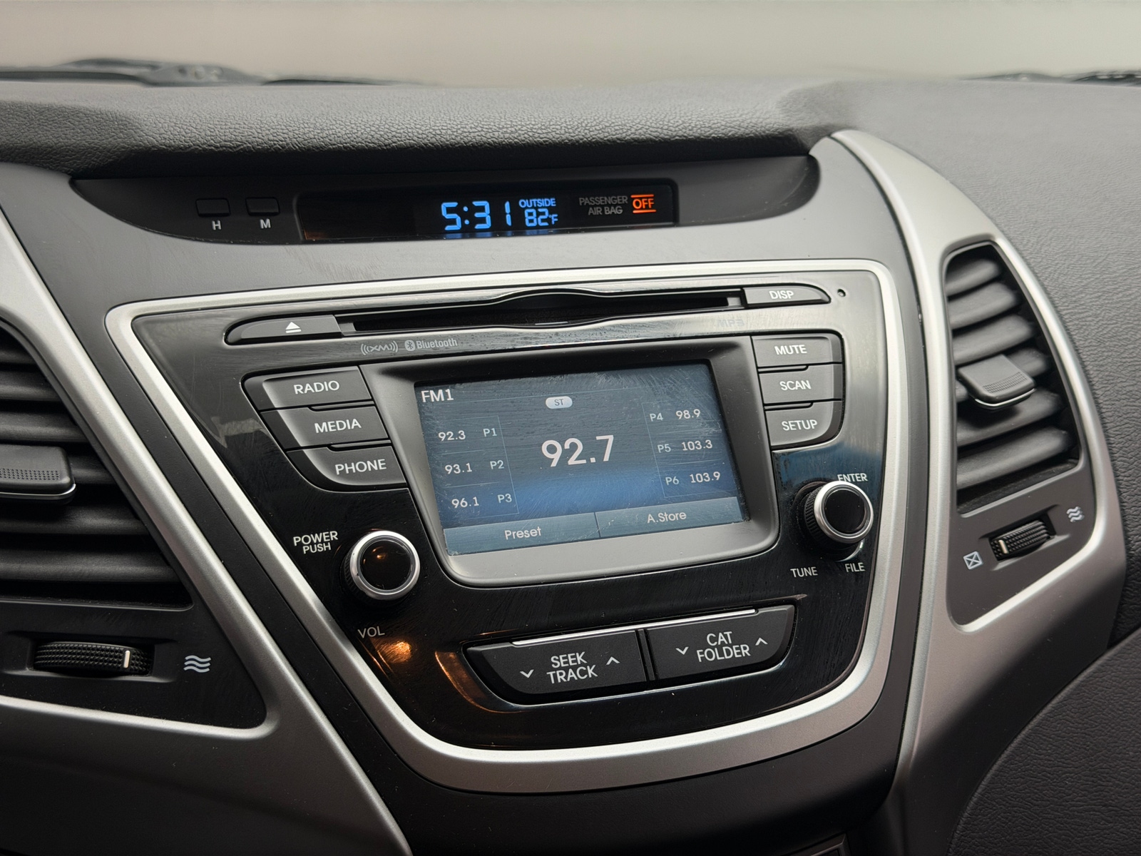 Thumbnail: 2016 Hyundai Elantra - 4