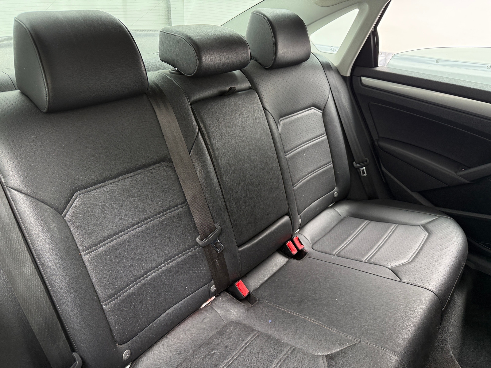 Thumbnail: 2015 Volkswagen Passat - 6