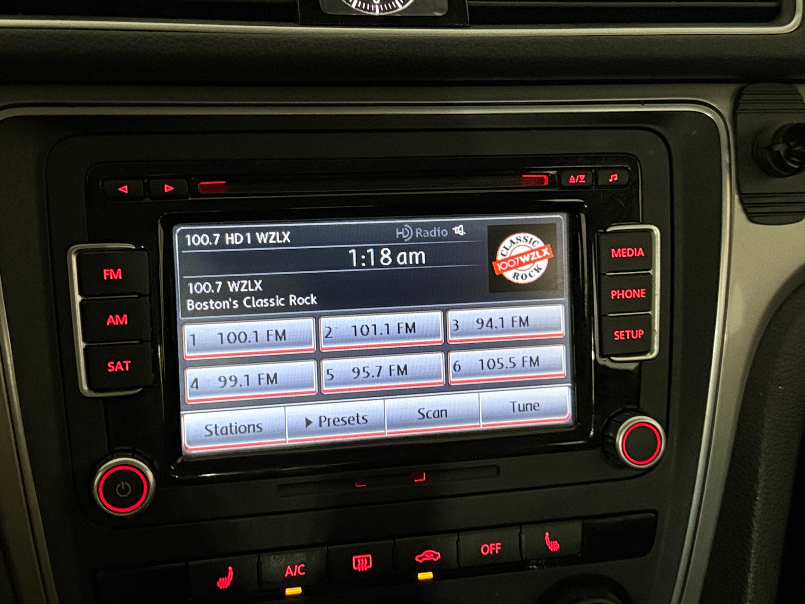 Thumbnail: 2015 Volkswagen Passat - 4