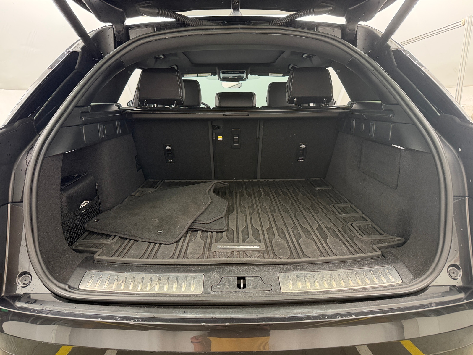 Thumbnail: 2023 Land Rover Range Rover Velar - 6