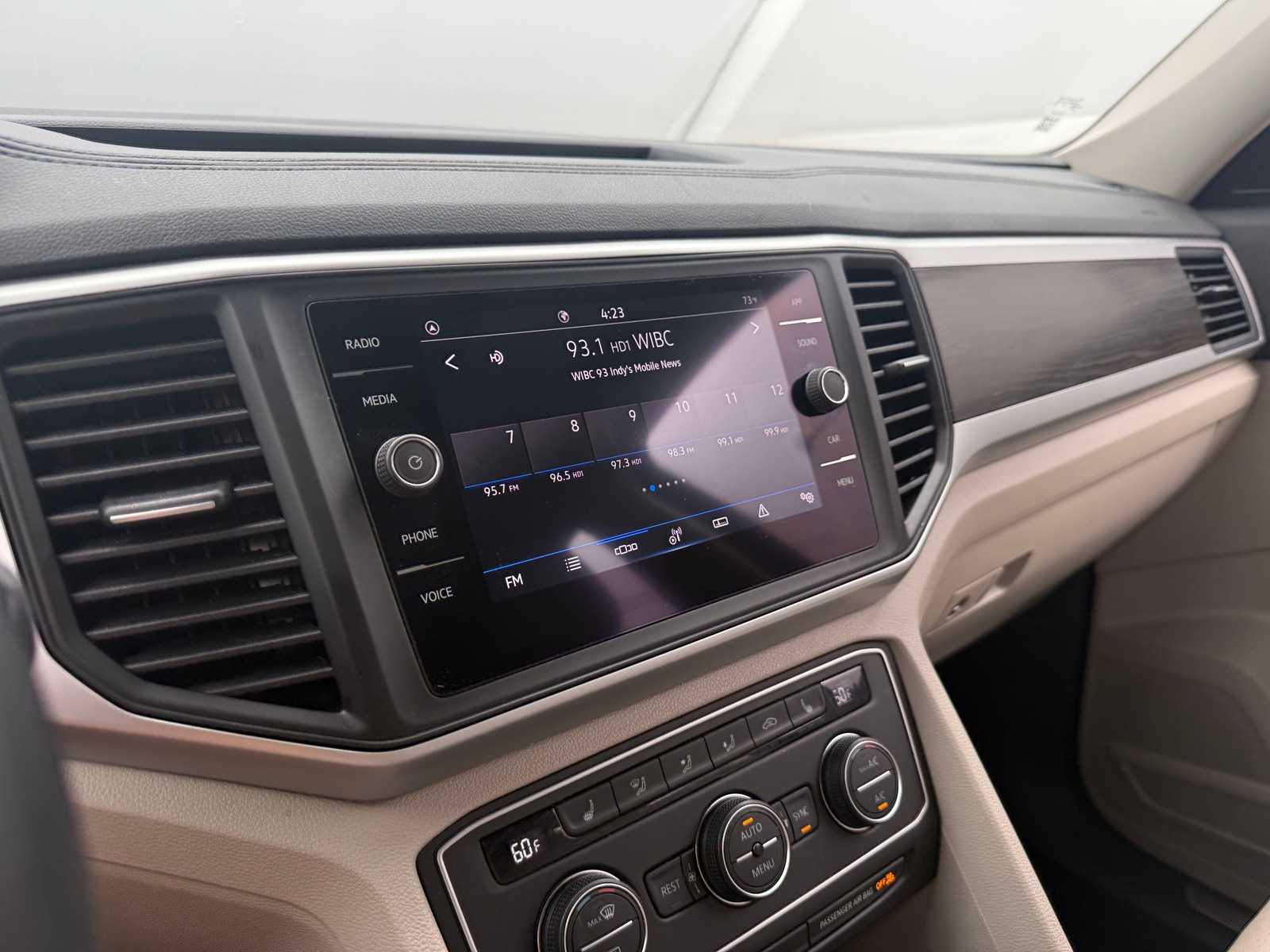 Thumbnail: 2021 Volkswagen Atlas - 4