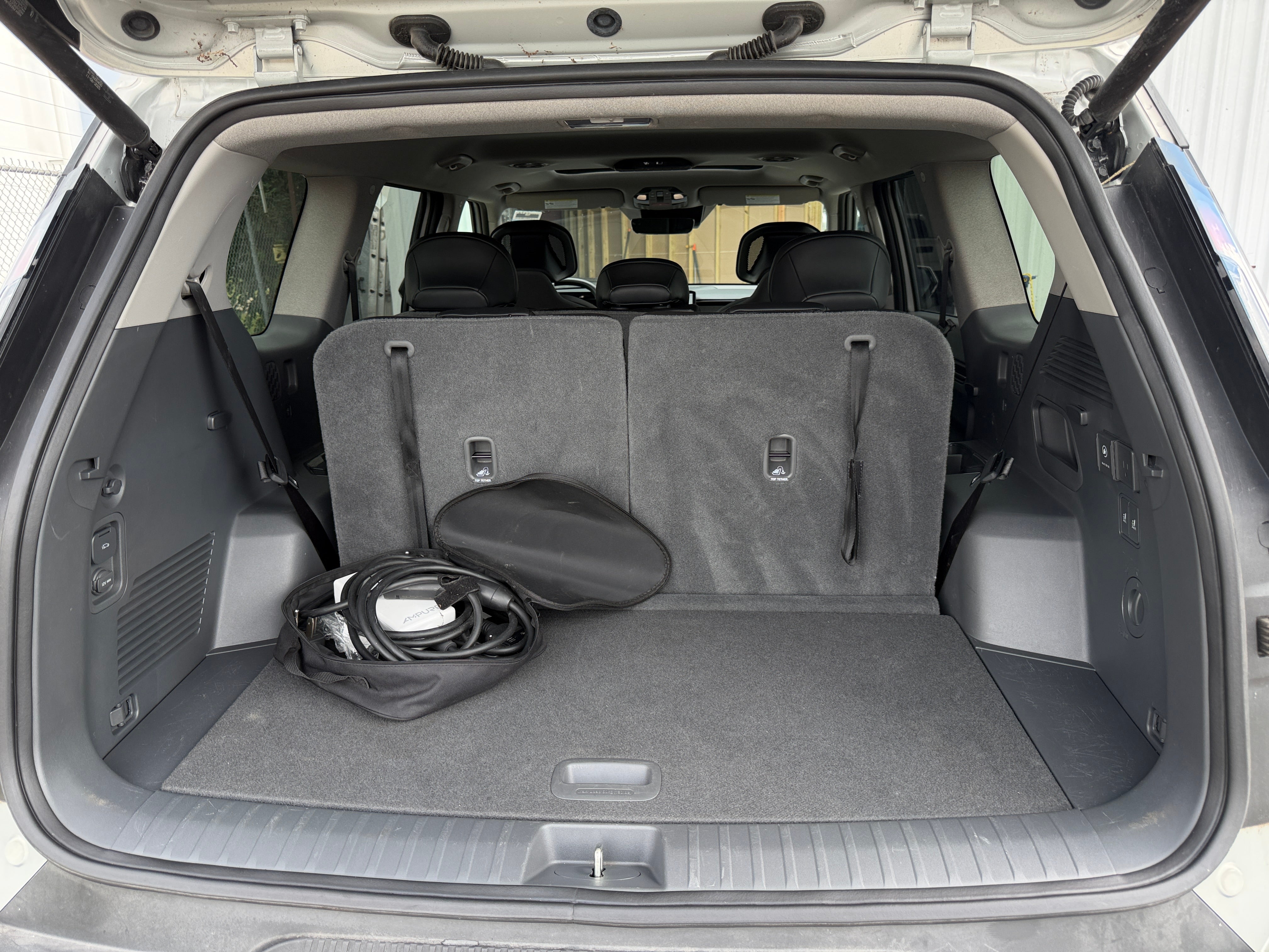 Used 2026 Kia EV9 Light L/R with VIN 5XYAB5S1XTG013869 for sale in Auburn, WA
