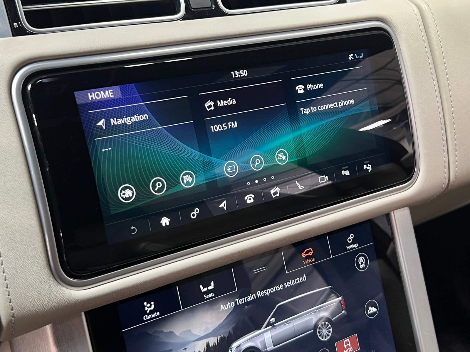 Thumbnail: 2019 Land Rover Range Rover - 3