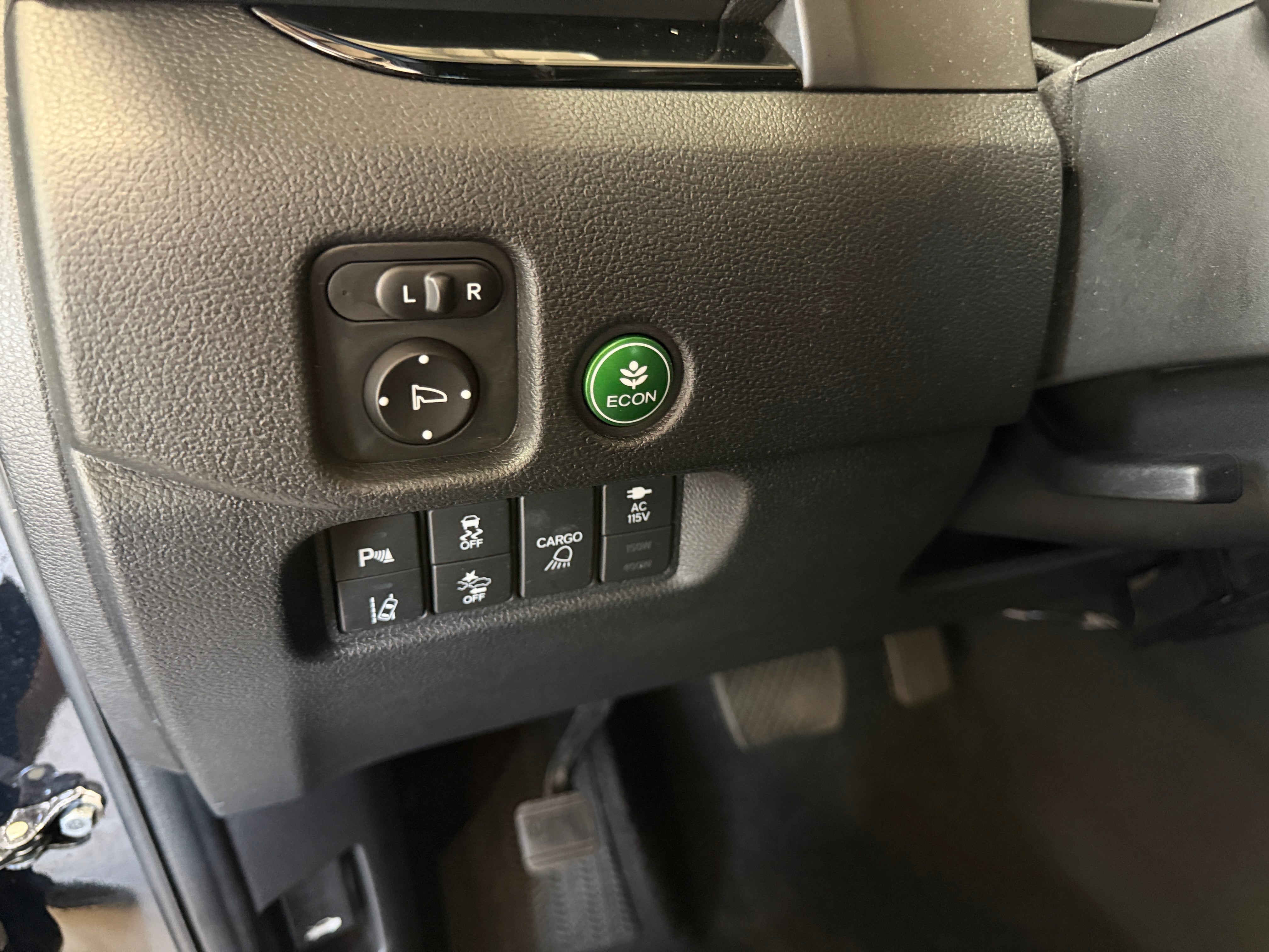 2020 Honda Ridgeline Black Edition - Photo 13