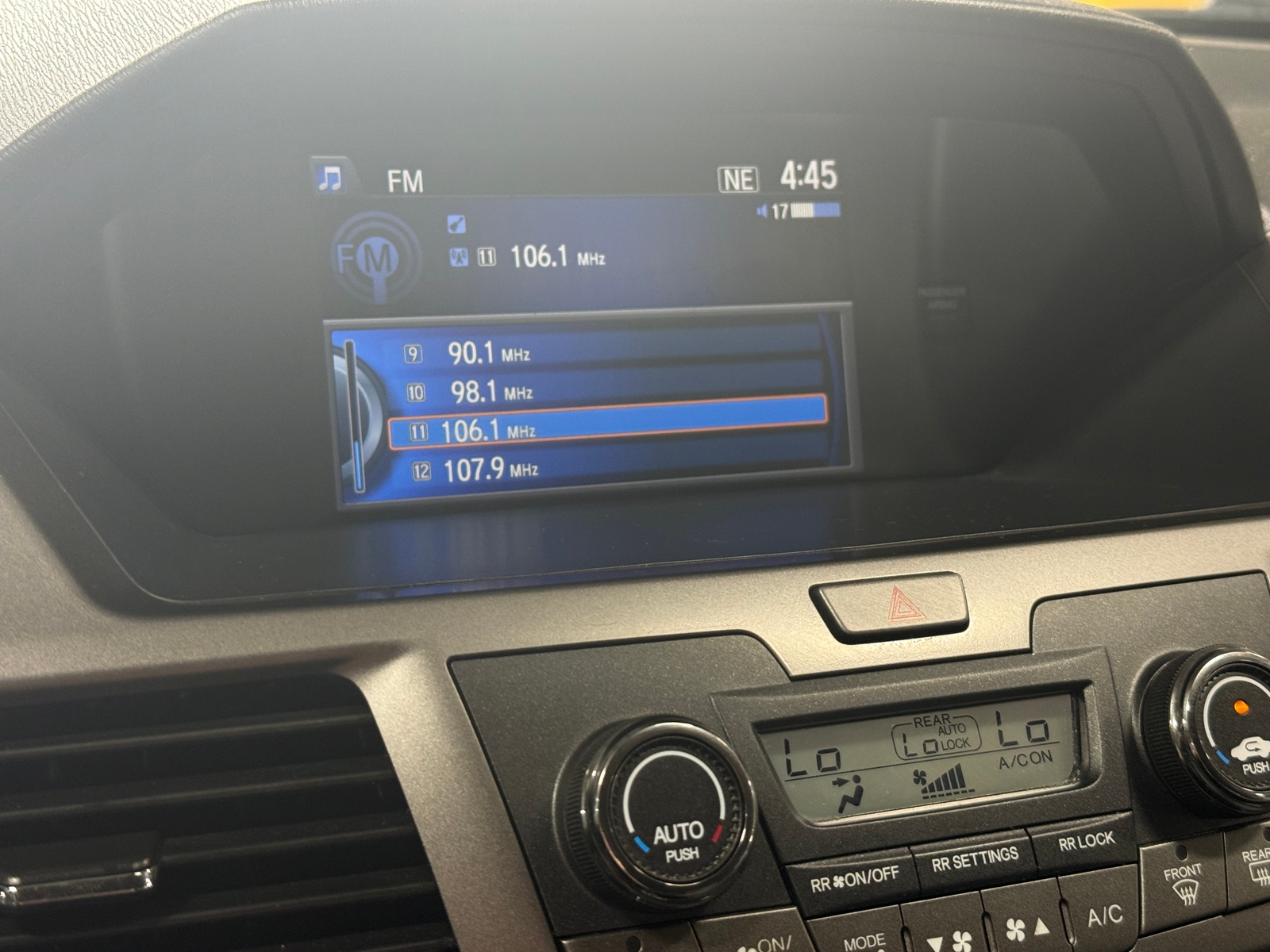 Thumbnail: 2015 Honda Odyssey - 4