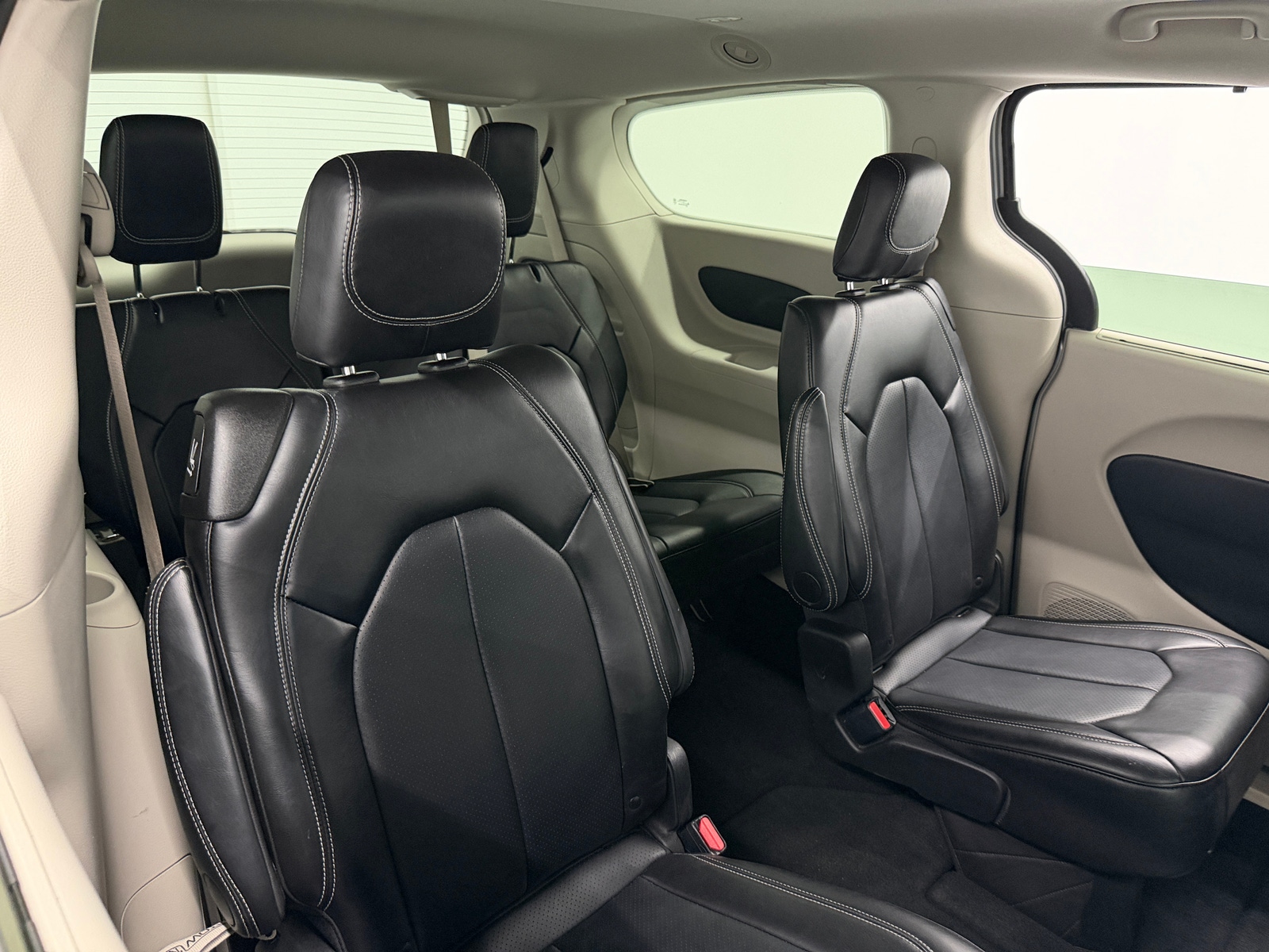 Thumbnail: 2024 Chrysler Pacifica - 5