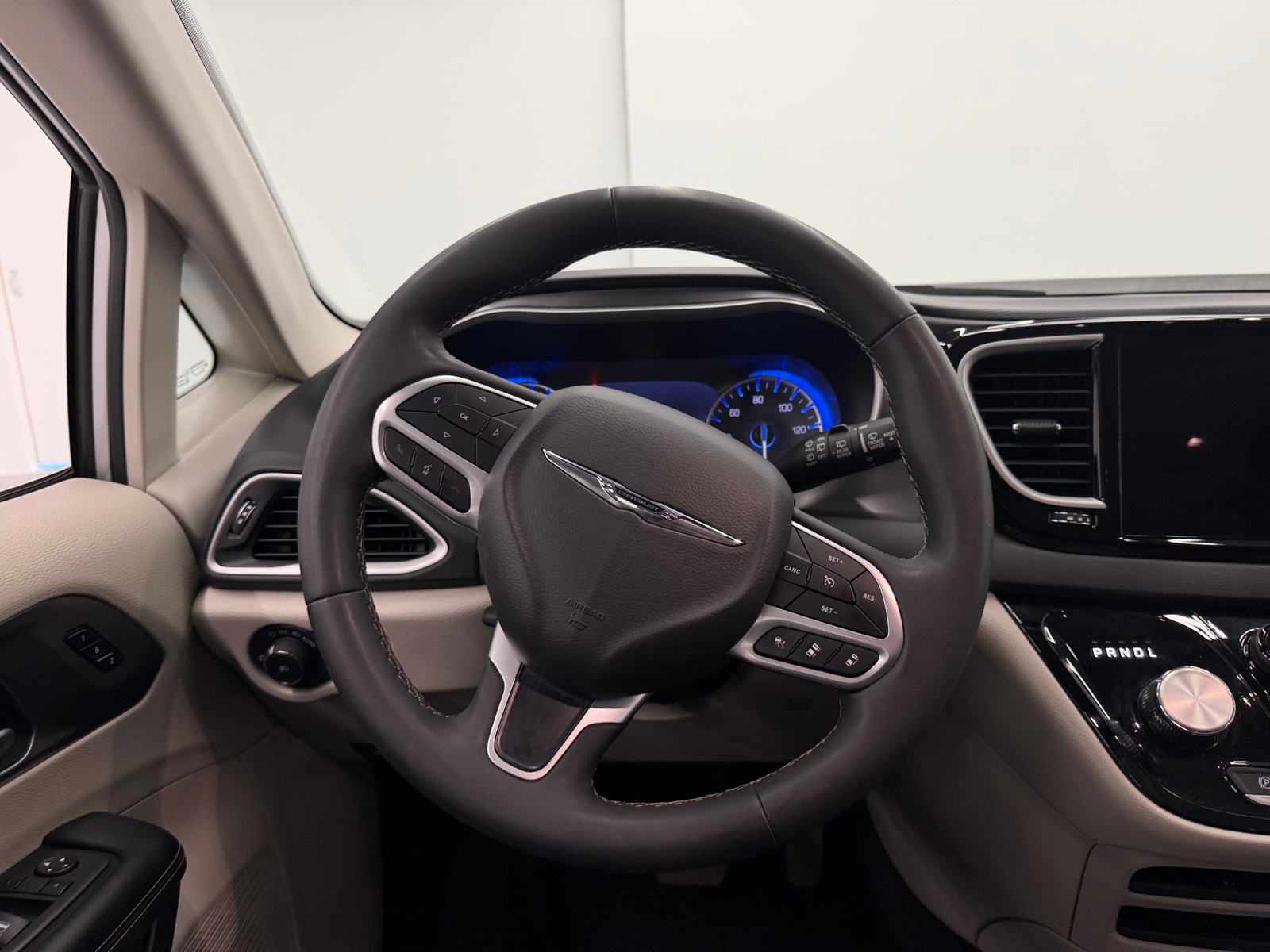 Thumbnail: 2024 Chrysler Pacifica - 4