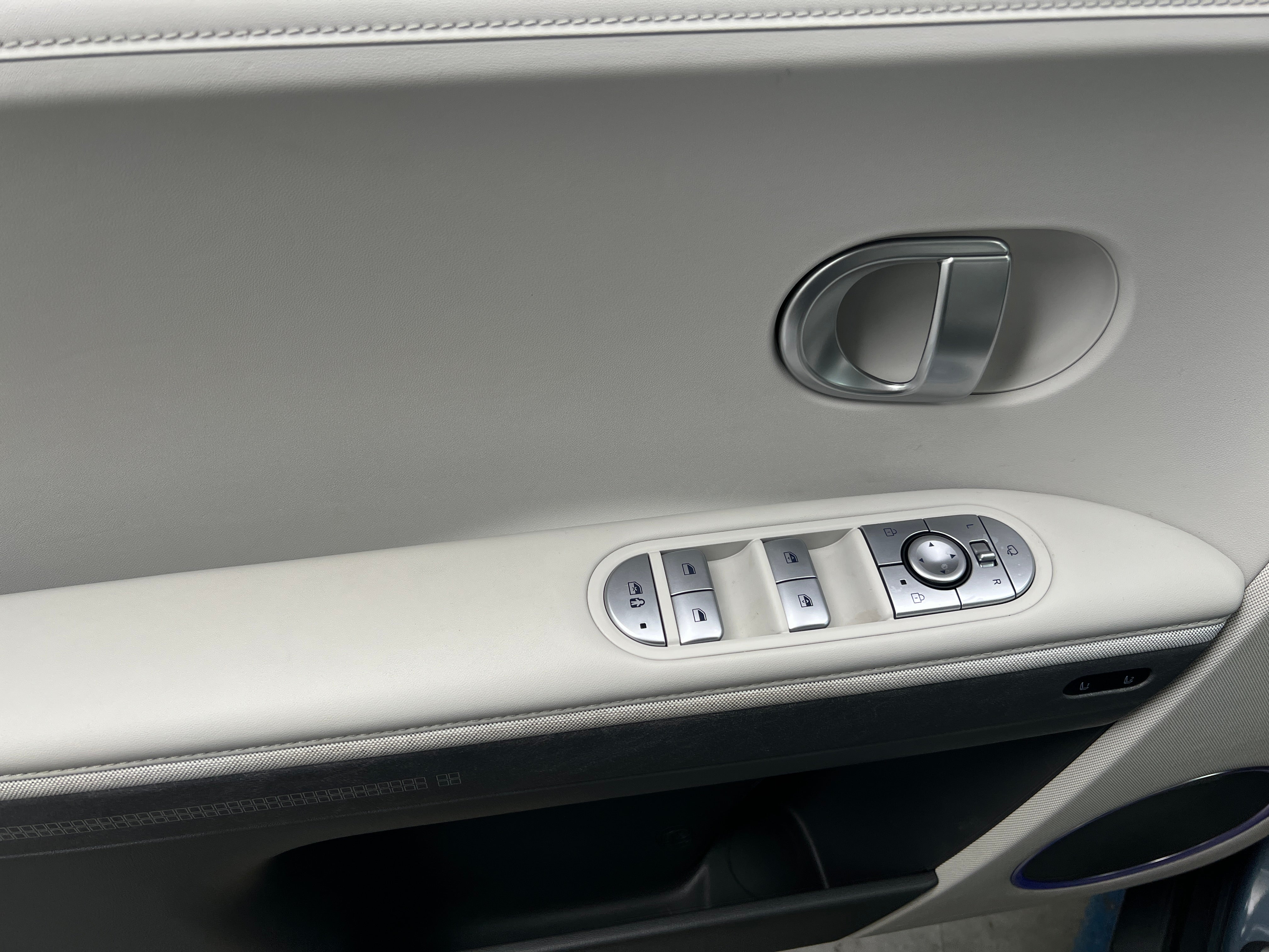 Used 2023 Hyundai IONIQ 5 Limited with VIN KM8KRDAF2PU197650 for sale in Auburn, WA