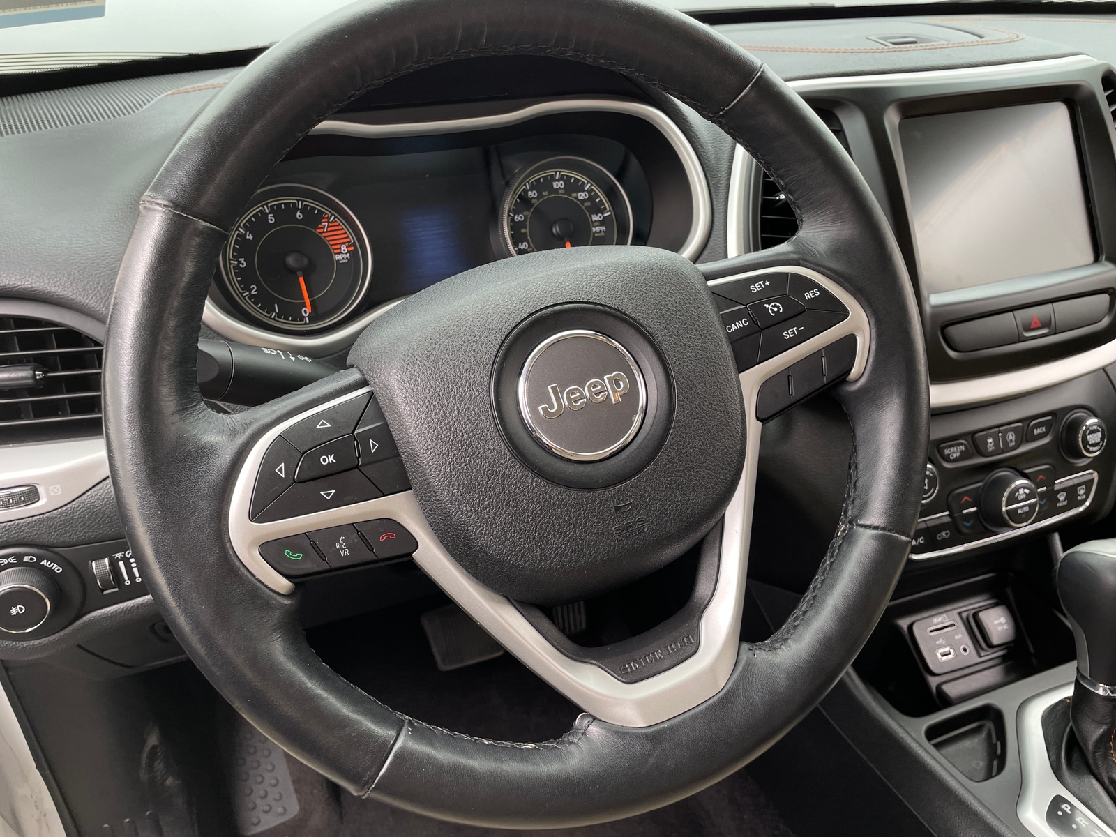 Thumbnail: 2016 Jeep Cherokee - 4