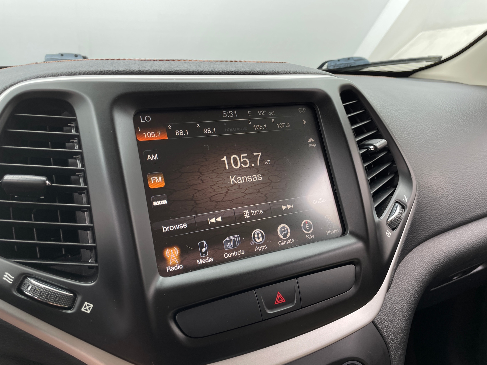 Thumbnail: 2016 Jeep Cherokee - 3