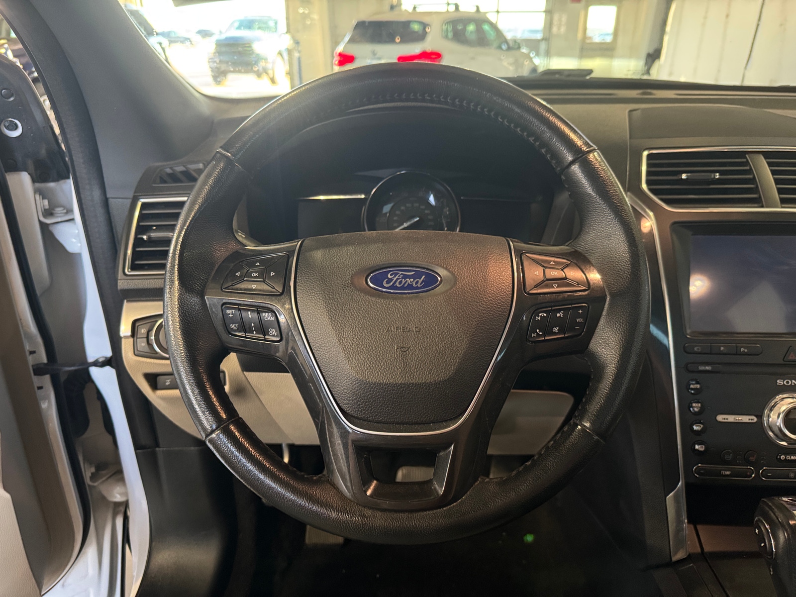 Thumbnail: 2019 Ford Explorer - 4