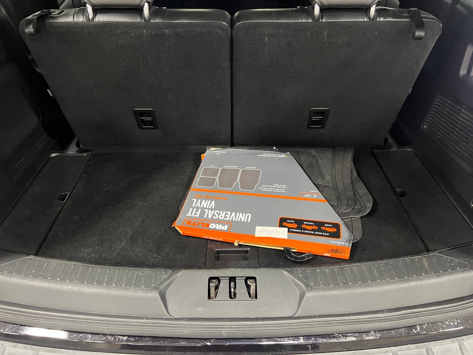 Thumbnail: 2020 Ford Explorer - 6