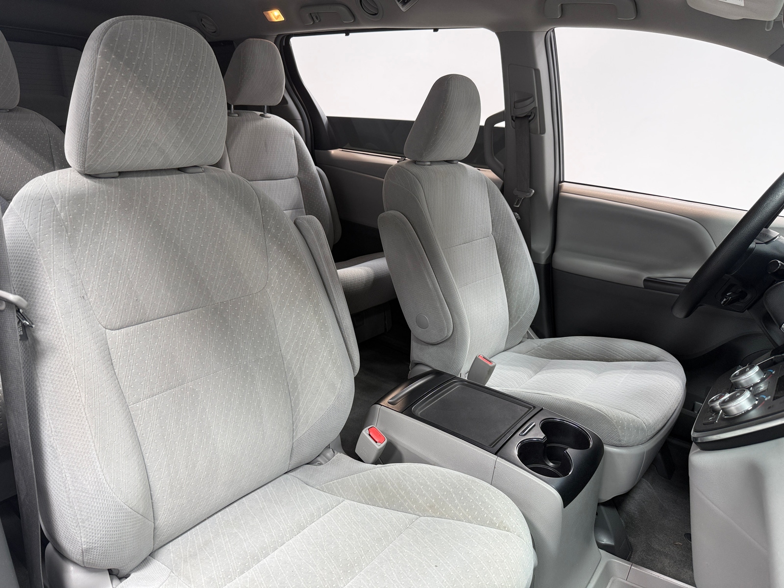 Thumbnail: 2018 Toyota Sienna - 2