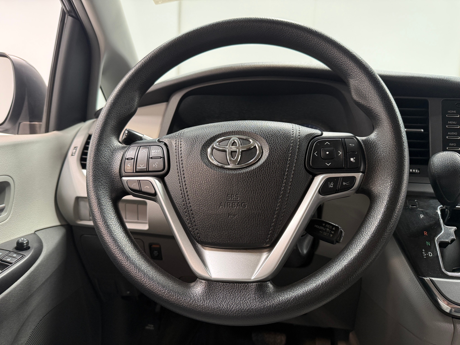 Thumbnail: 2018 Toyota Sienna - 5