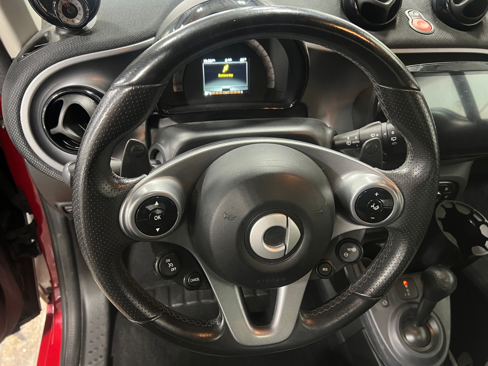 Thumbnail: 2017 smart fortwo - 5