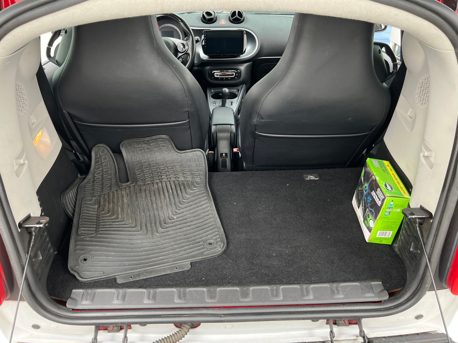 Thumbnail: 2017 smart fortwo - 6