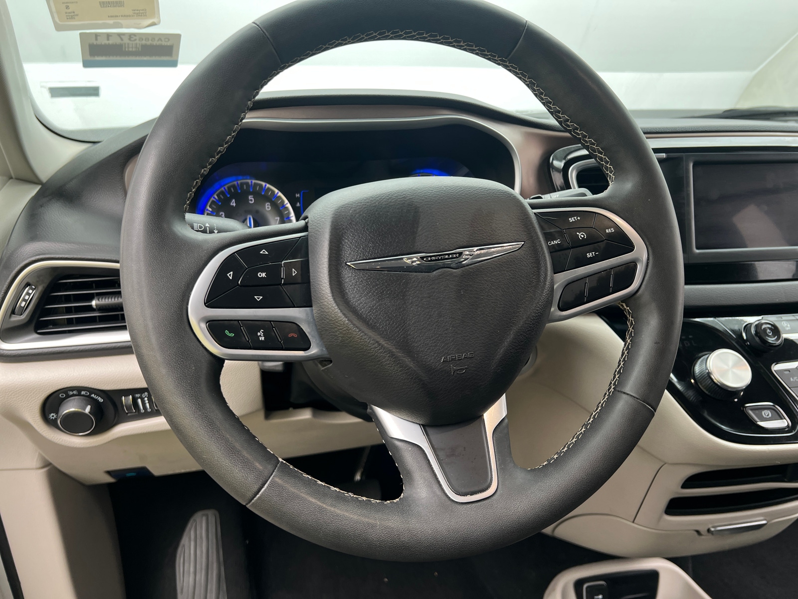 Thumbnail: 2024 Chrysler Voyager - 5
