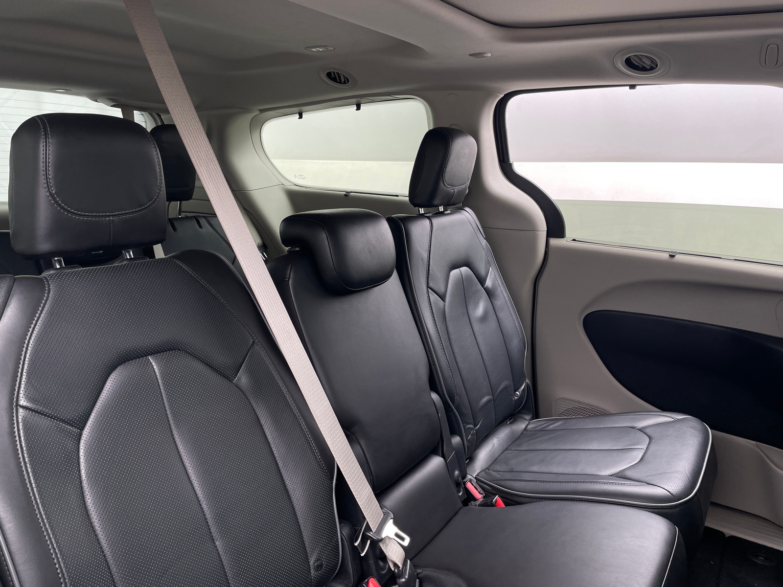 Thumbnail: 2020 Chrysler Pacifica - 5