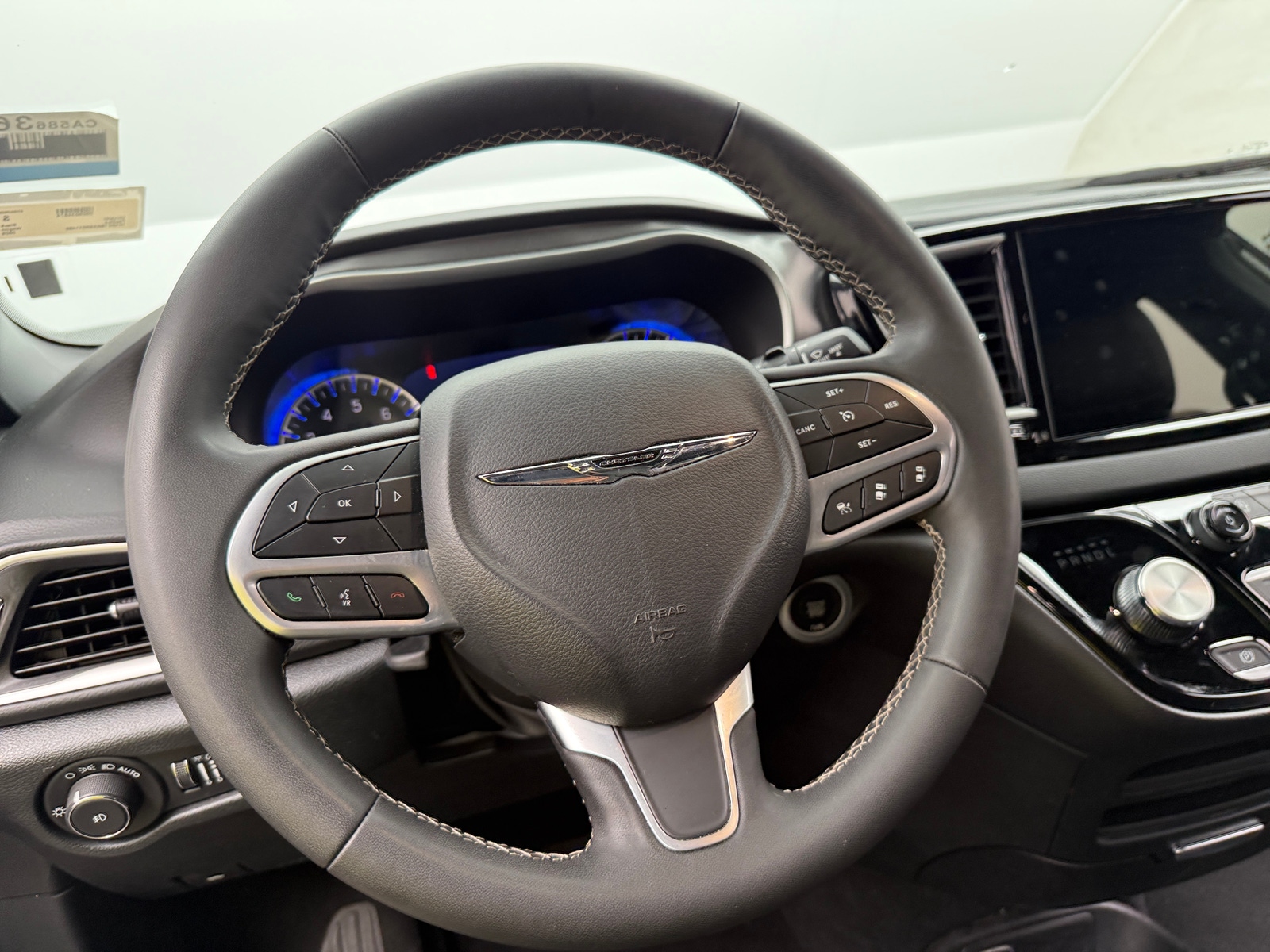 Thumbnail: 2025 Chrysler Pacifica - 4