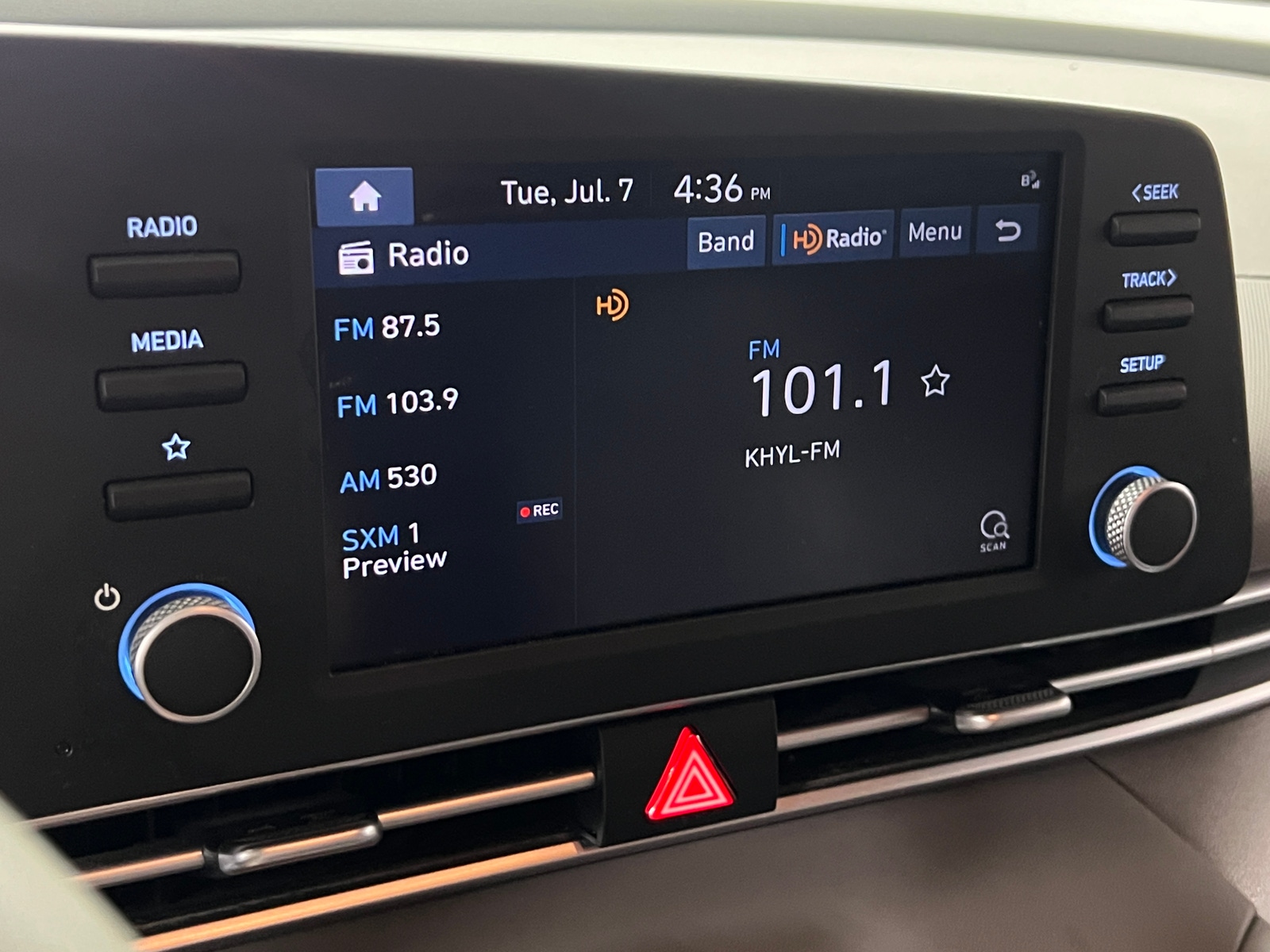 Thumbnail: 2023 Hyundai Elantra - 4