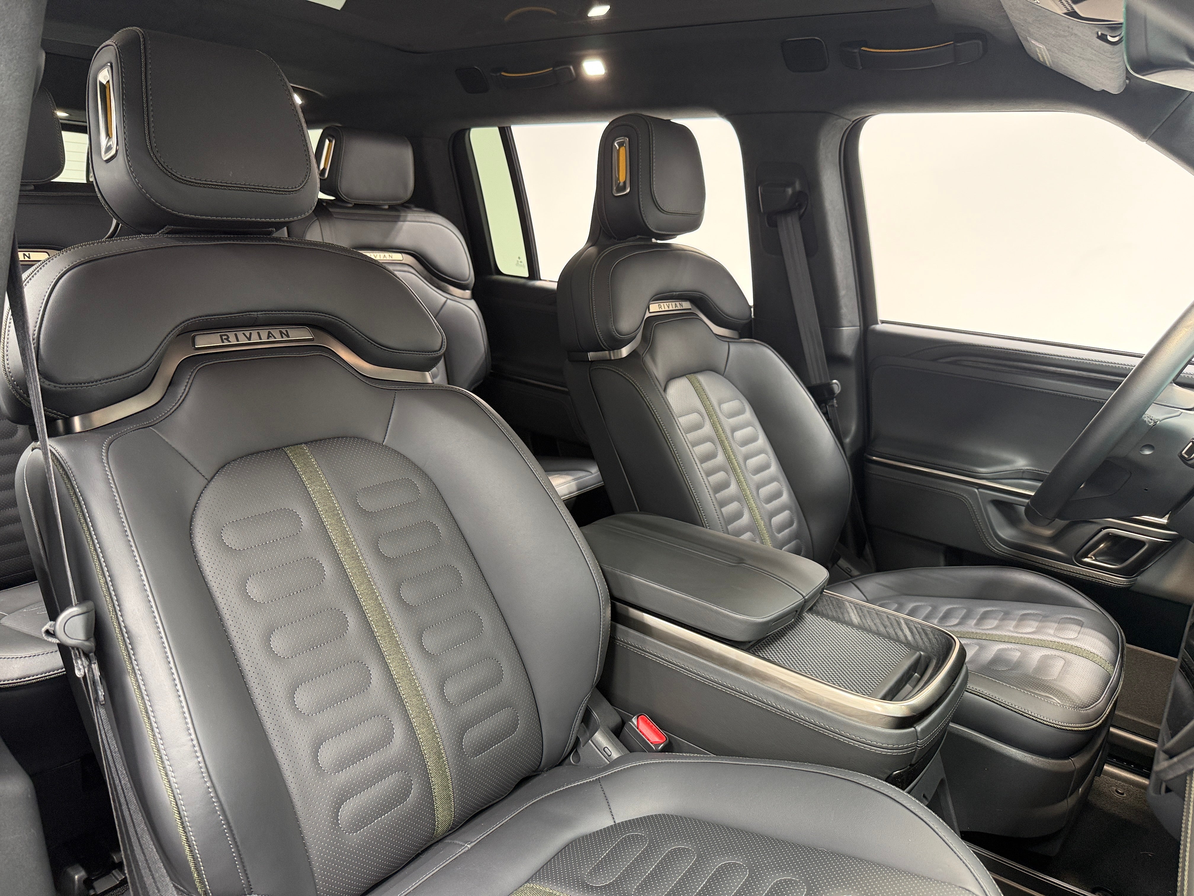 Used 2023 Rivian R1S Adventure with VIN 7PDSGABA4PN029944 for sale in Auburn, WA