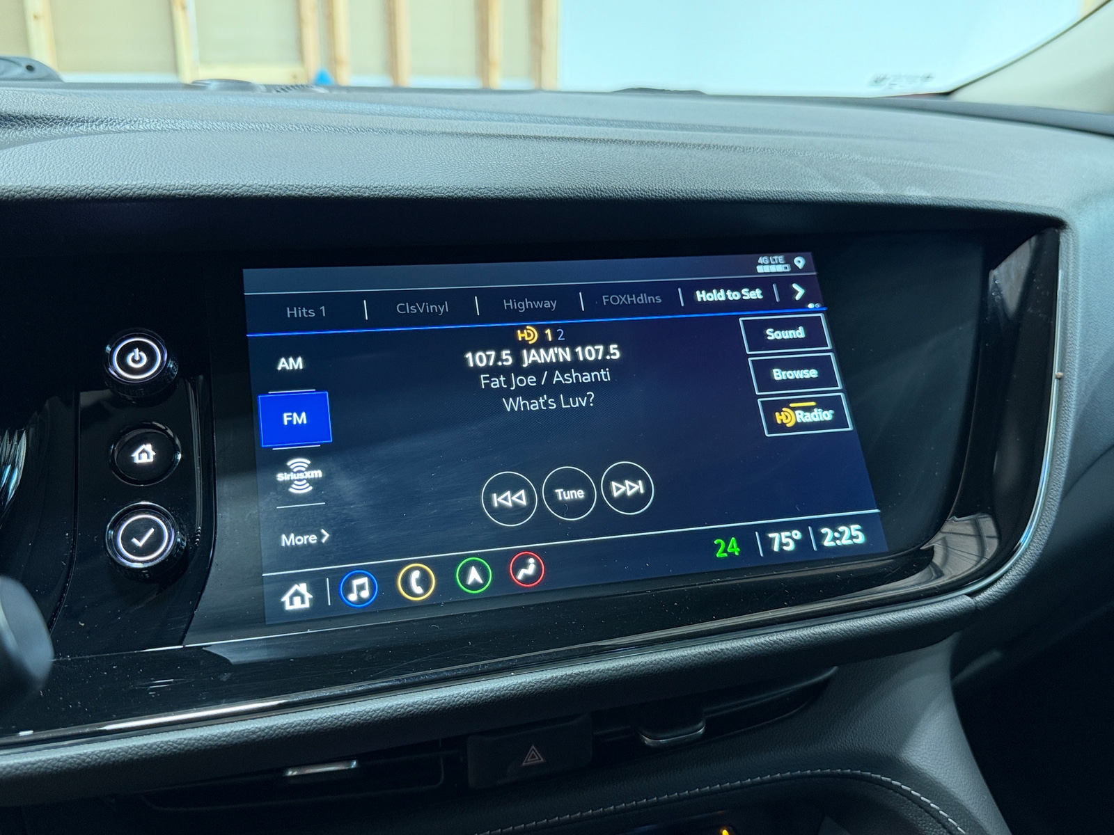 Thumbnail: 2023 Buick Envision - 3