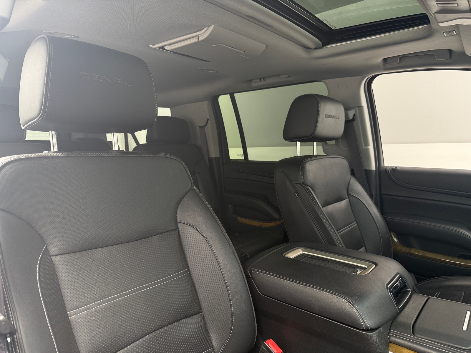 Thumbnail: 2017 GMC Yukon XL - 2