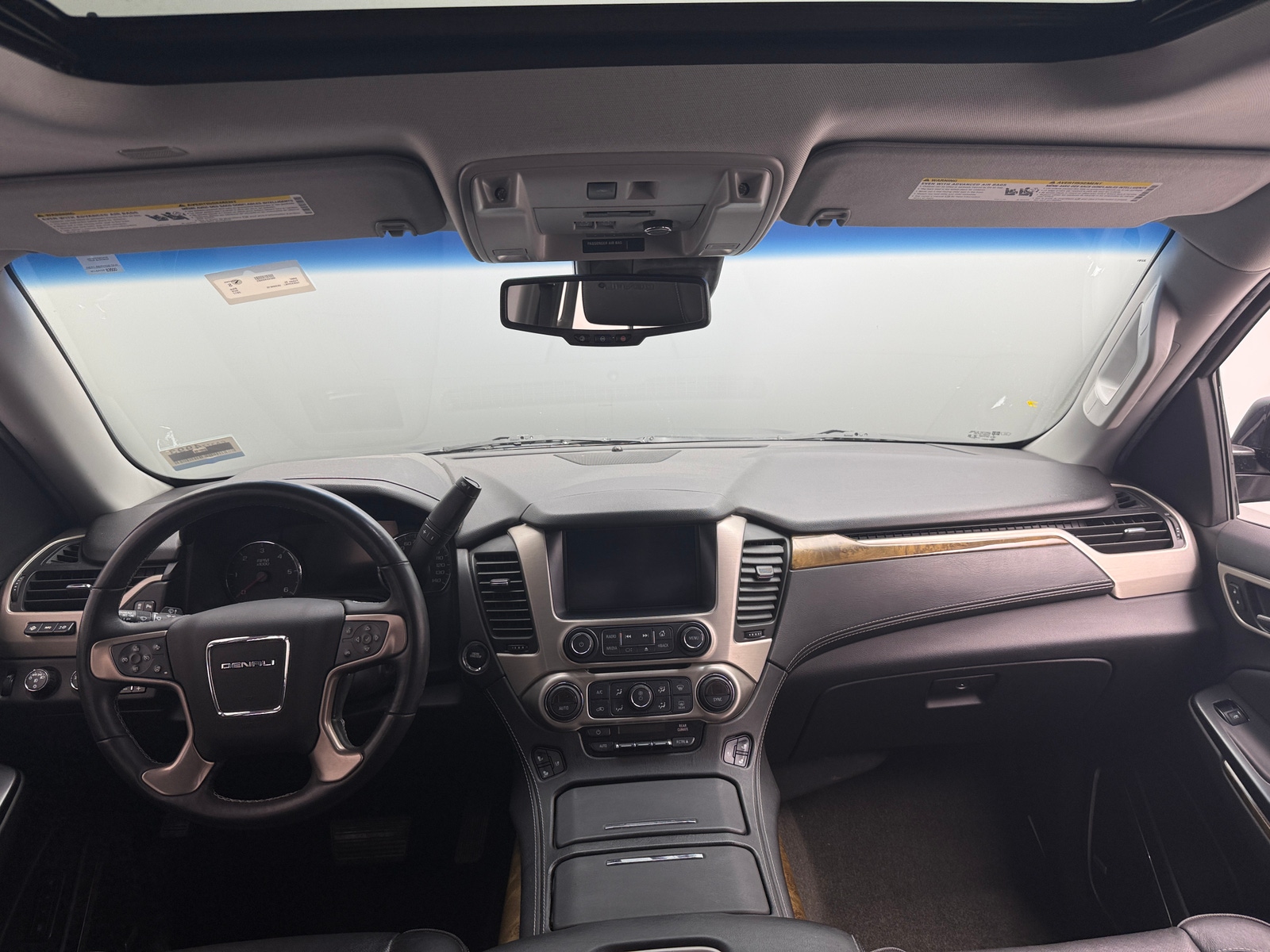 Thumbnail: 2017 GMC Yukon XL - 3