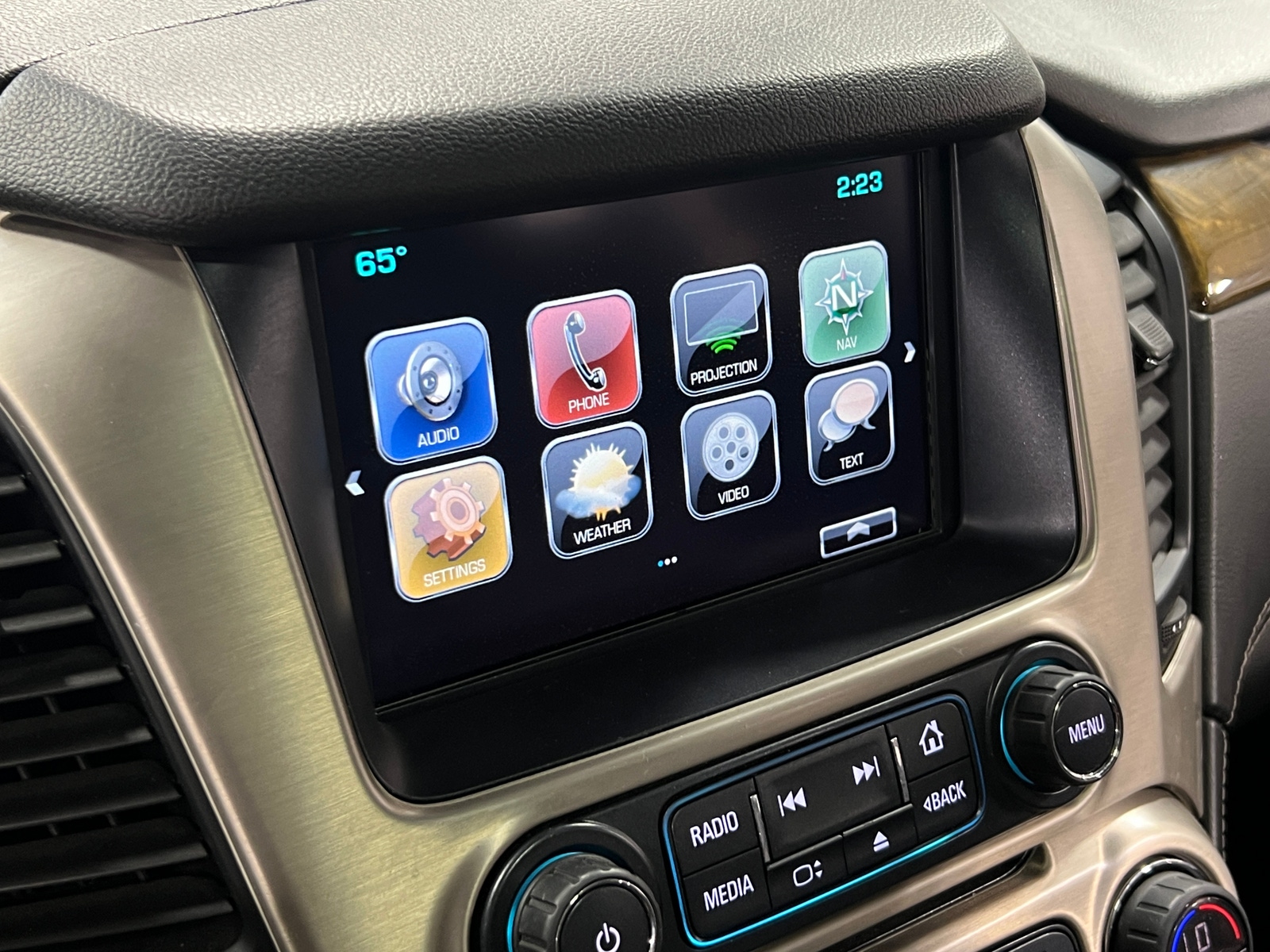 Thumbnail: 2017 GMC Yukon XL - 4